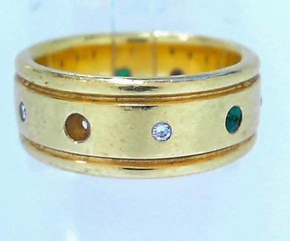 ✨ **From Worn to Wonderful — Ring Restoration Transformation!** ✨
This stunning gold ring has a whole new story to tell. 
When it first arrived, it carried years of wear — the gold had dulled, and the gemstones had lost their sparkle. Af