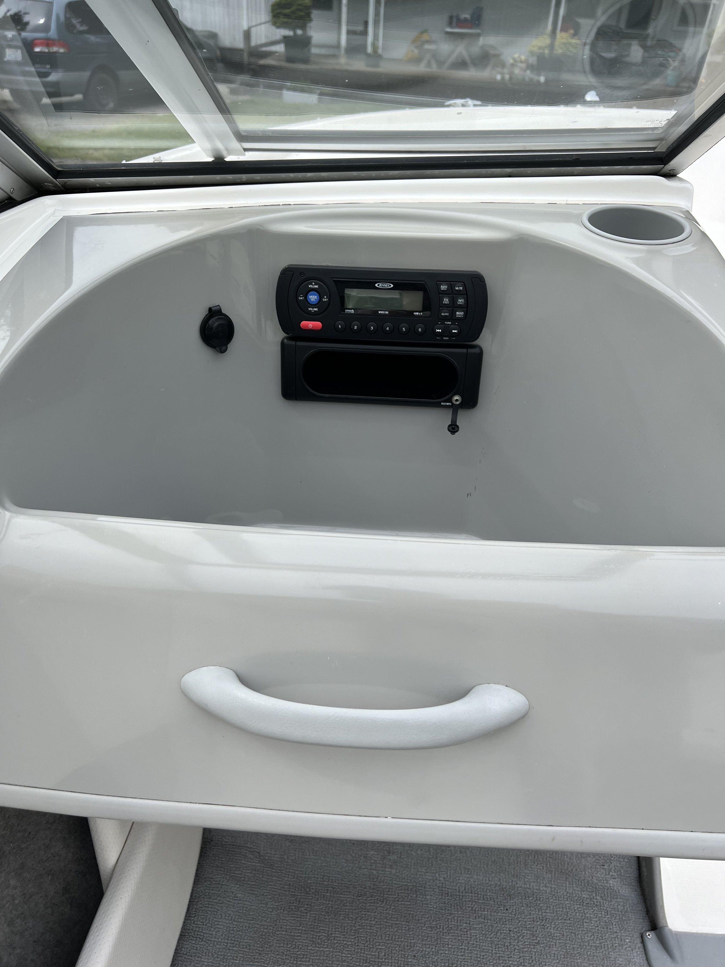 cockpit_2.jpg