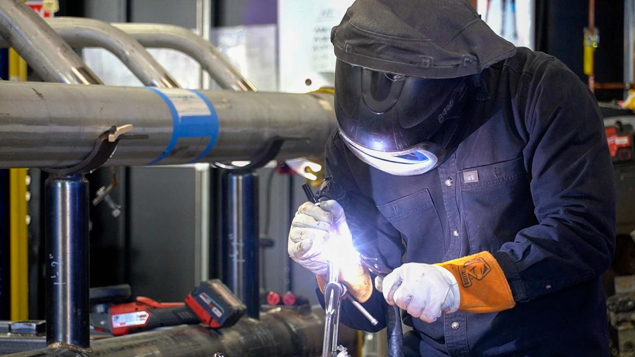 Sequence 01.00_00_37_24.Still007-2.jpg