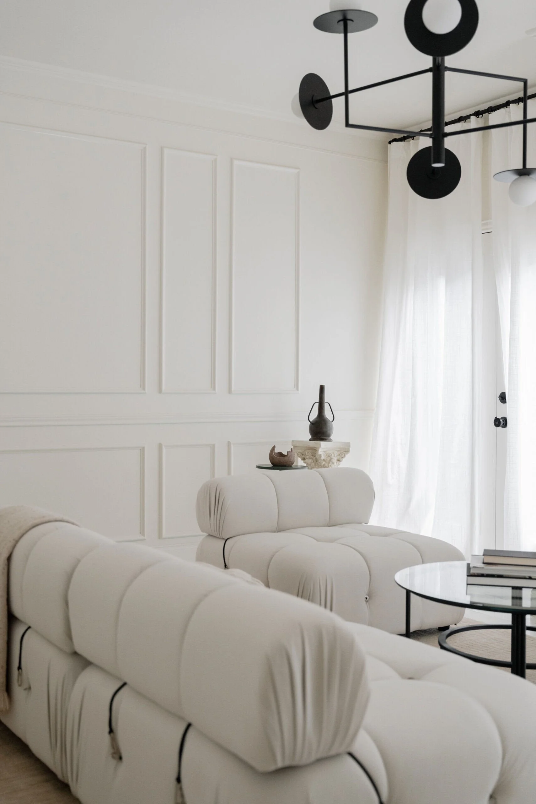 Should You Paint Walls, Trim, and Doors the Same Color?