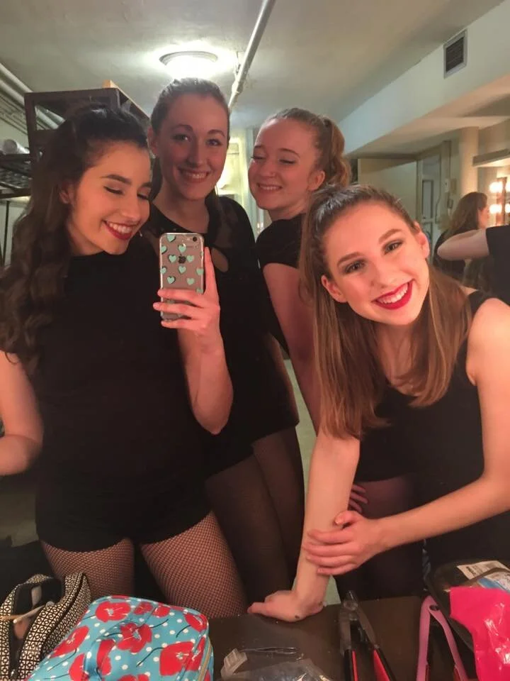Second Act is about to start where we'll dance to "Live and Living Colour", but a quick selfie in the dressing room won't hurt!