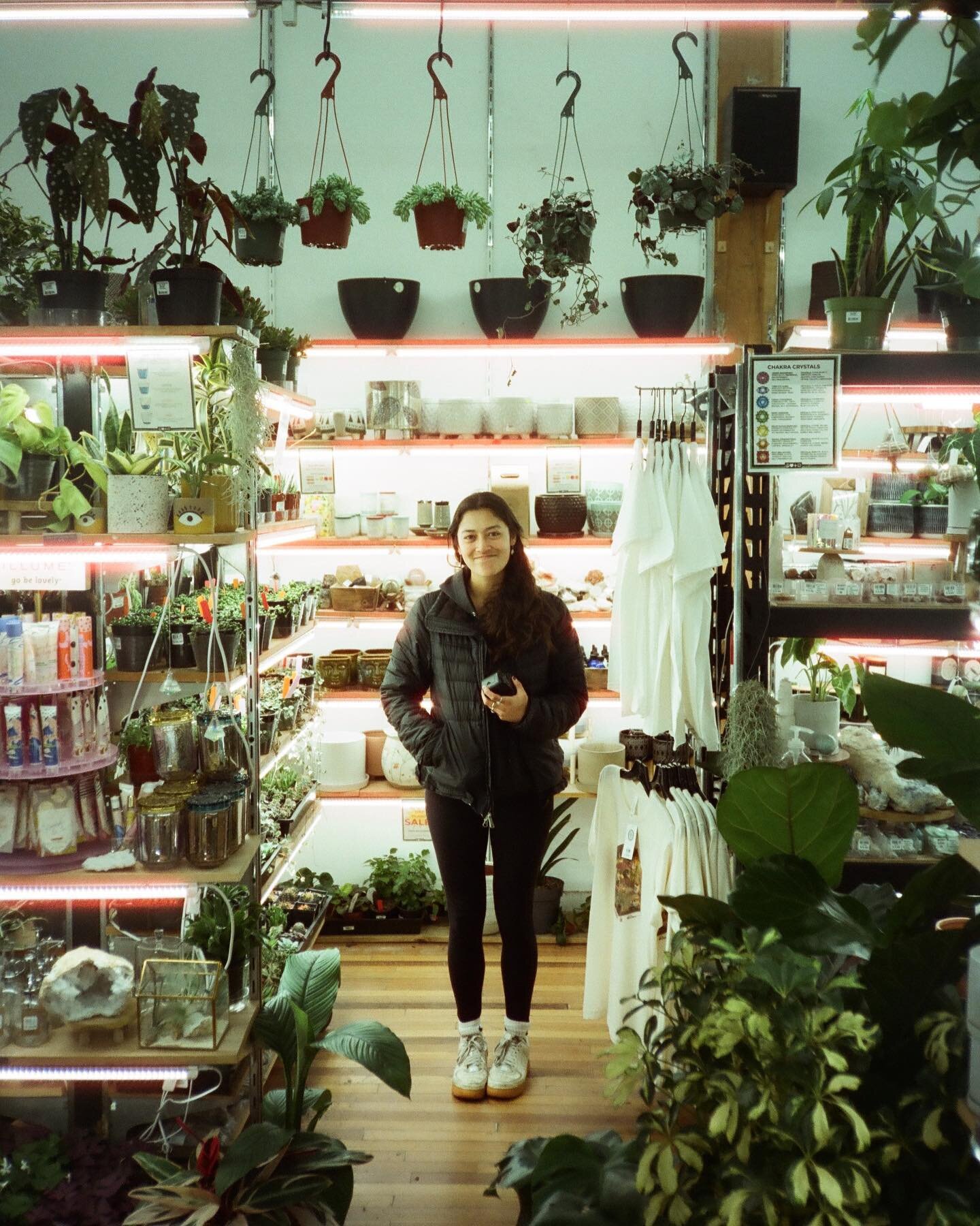 Roaming Fremont w/ @nikkishrestha1 

#cinestill400d #35mm #staybrokeshootfilm #filmphotography