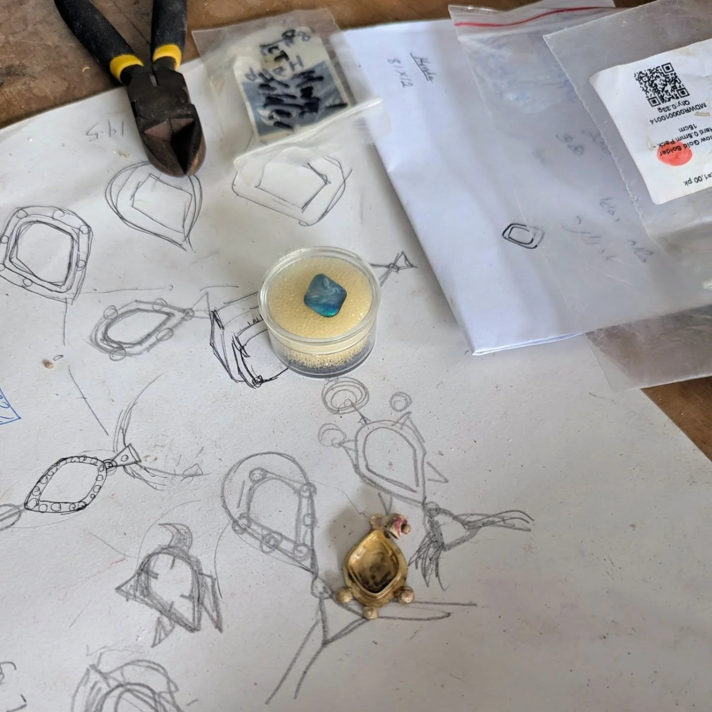A new necklace, coming to life in gold and Australian opal. Crafted as a gift for Arlette Rachel Malki (Ariella's mother, Adam and Lia's grandmother). 
Her curiosity, creativity, laughter, and boundless joy for life are the spark behind every detail