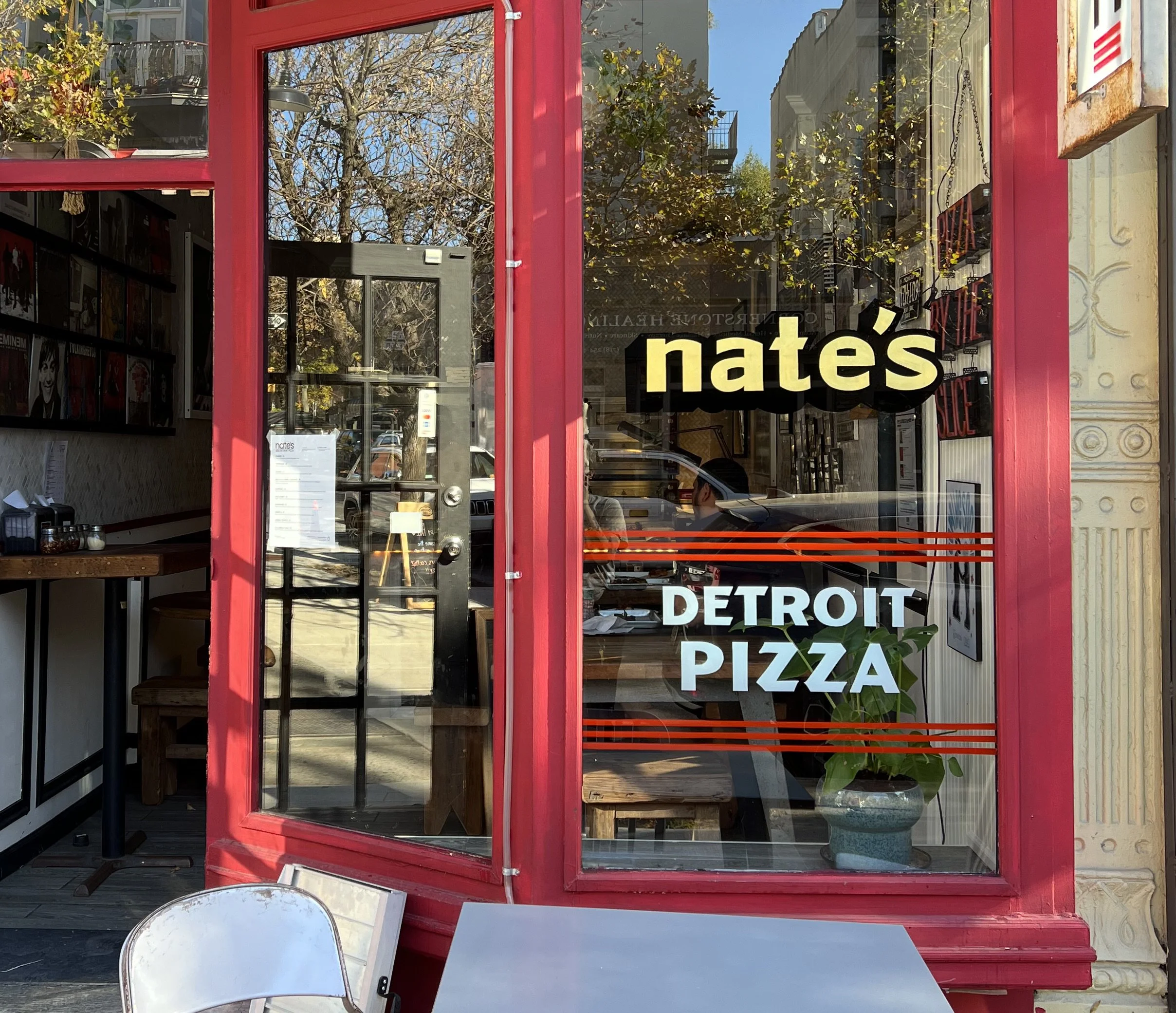 Window Design for Nate's Detroit Pizza, BK, NYC
// custom lettering //
hand-painting in enamel and 23k goldleaf