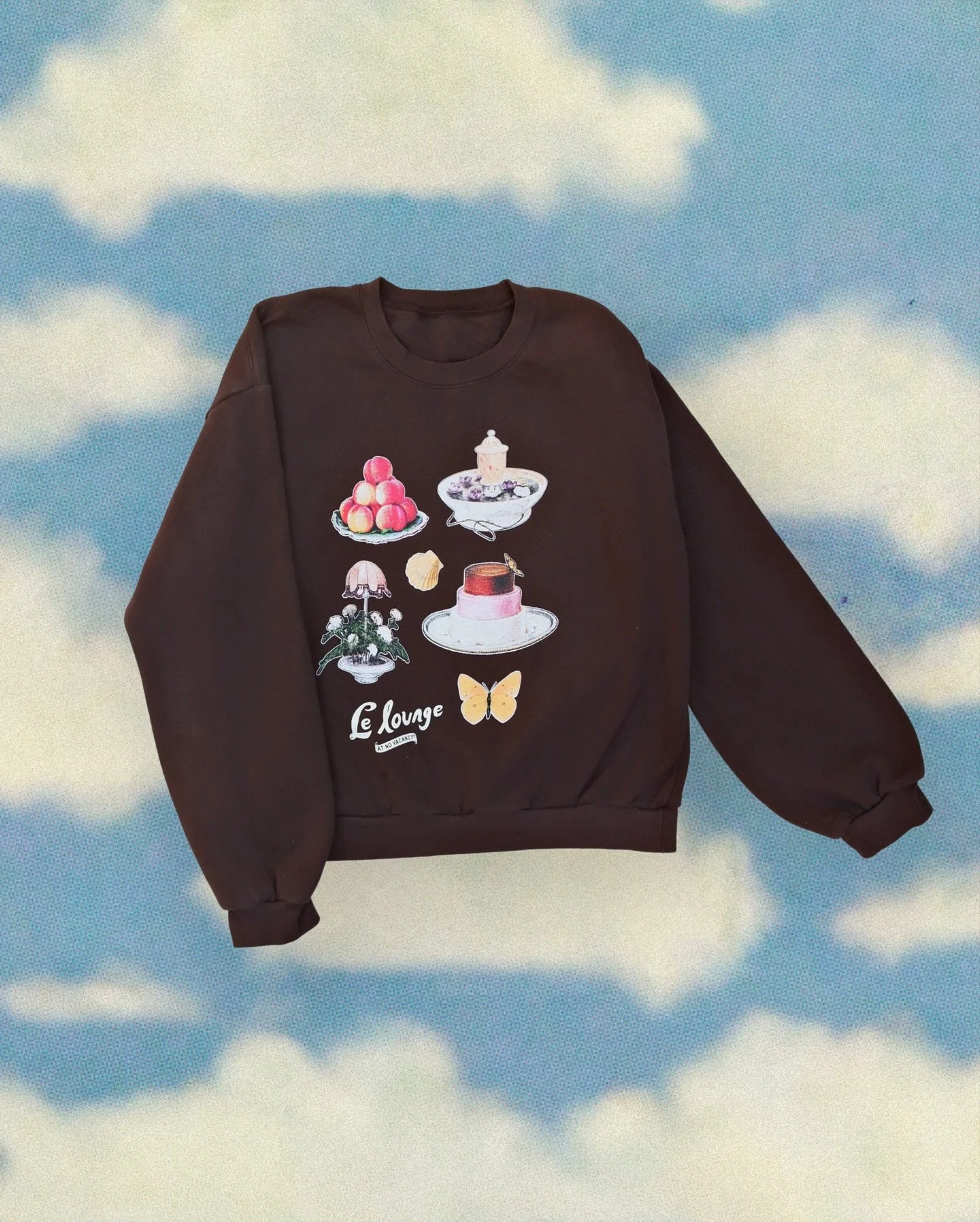 The temps have dropped, and so has the cropped crewneck you didn&rsquo;t know you needed 🤎

*available at the bar during regular service hours*