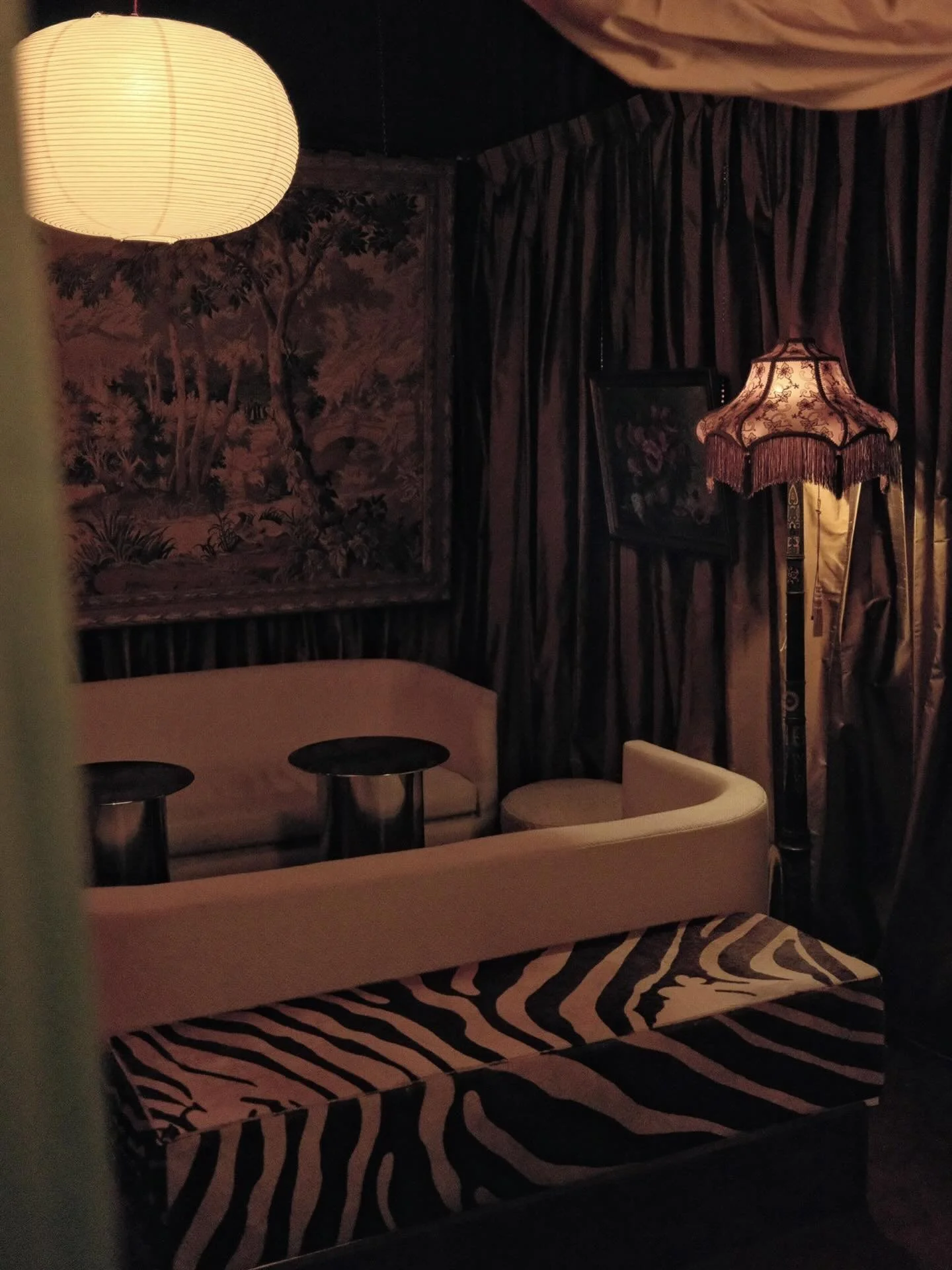 𝓣𝓱𝓲𝓼 𝓦𝓮𝓮𝓴 @ 𝓛𝓛

*WEDNESDAY 3.11*
5PM&mdash;&mdash;12AM // Jazz Night with @meltonernest 
[$10 Negronis, BOGO industry drinks, no cover]

*THURSDAY 3.12*
5PM&mdash;&mdash;12AM // Little Fridays with @djbillpile 
[BOGO bottles of wine, no cov