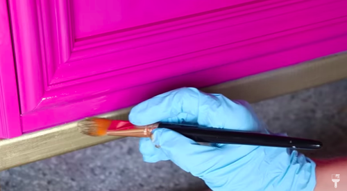 Extreme Hot Pink Furniture Makeover with Glossy Spray Paint