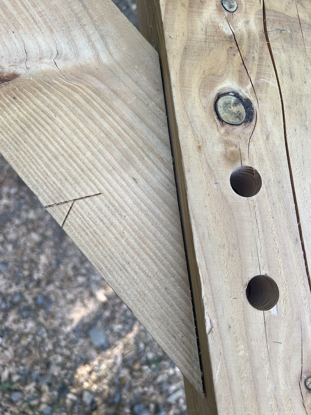 A brace fitting nicely into a post