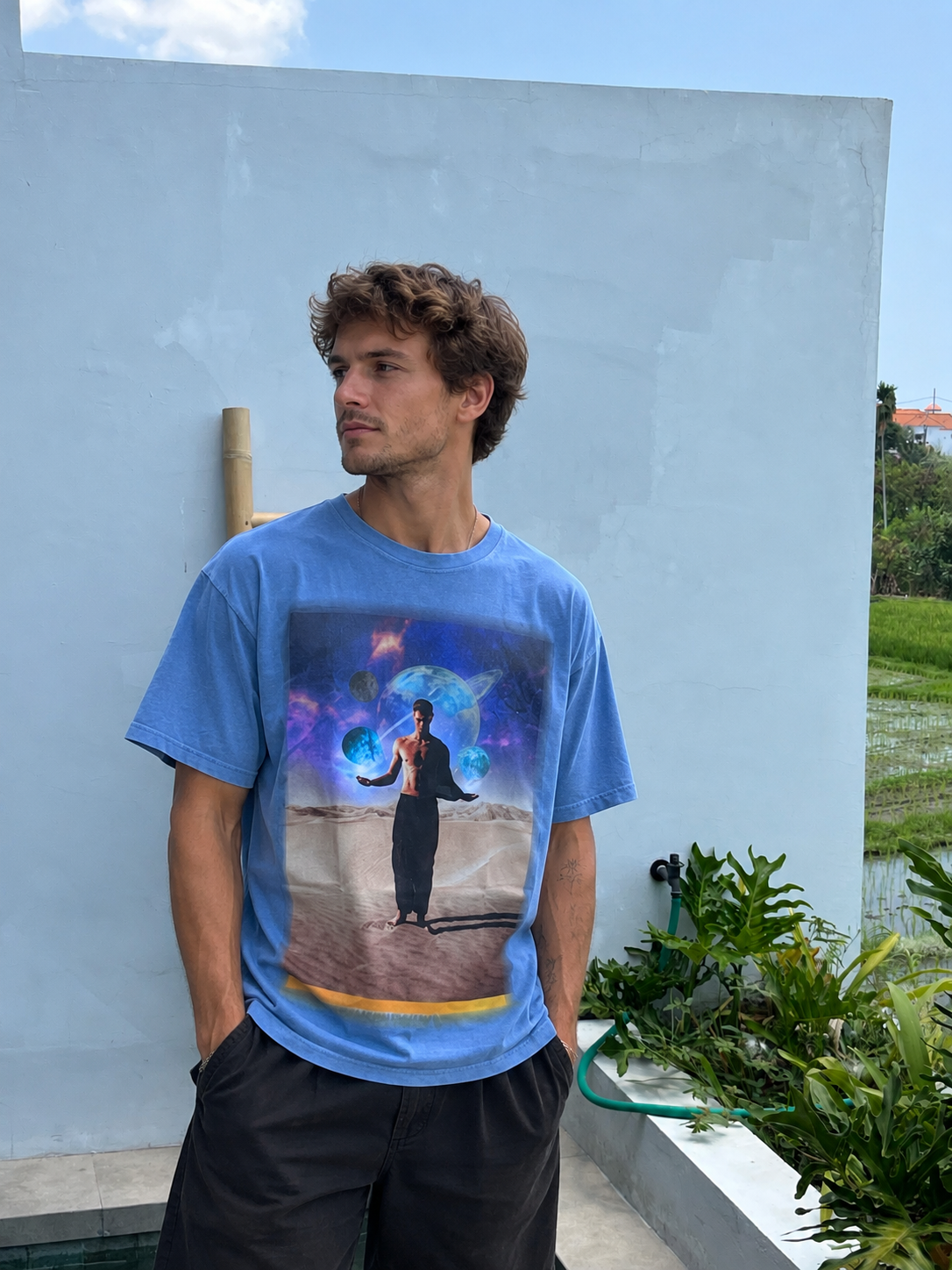 light blue magician .PNG