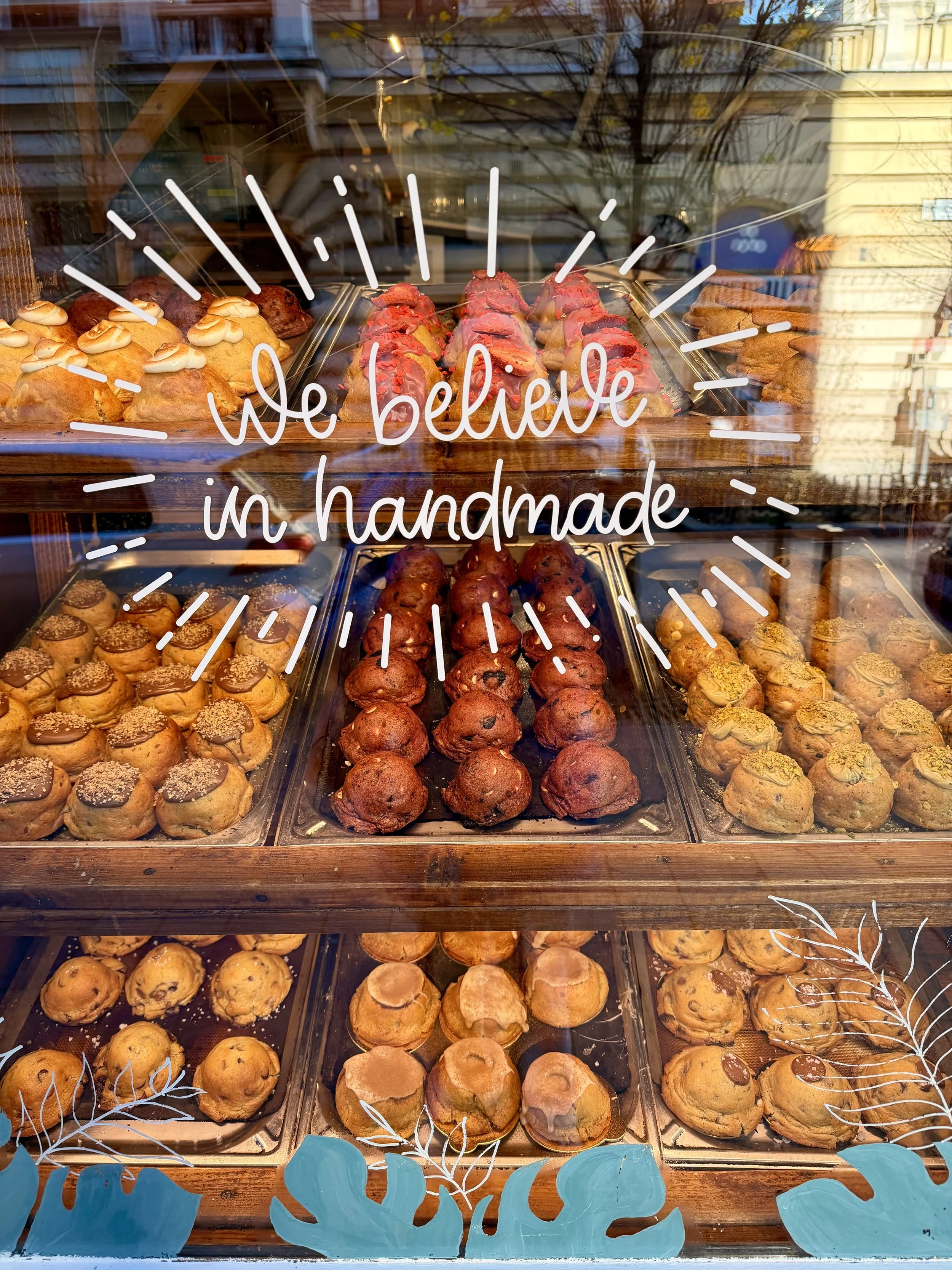 Best Brunch Budapest: local Guide + Cookie Beacon Favorites
