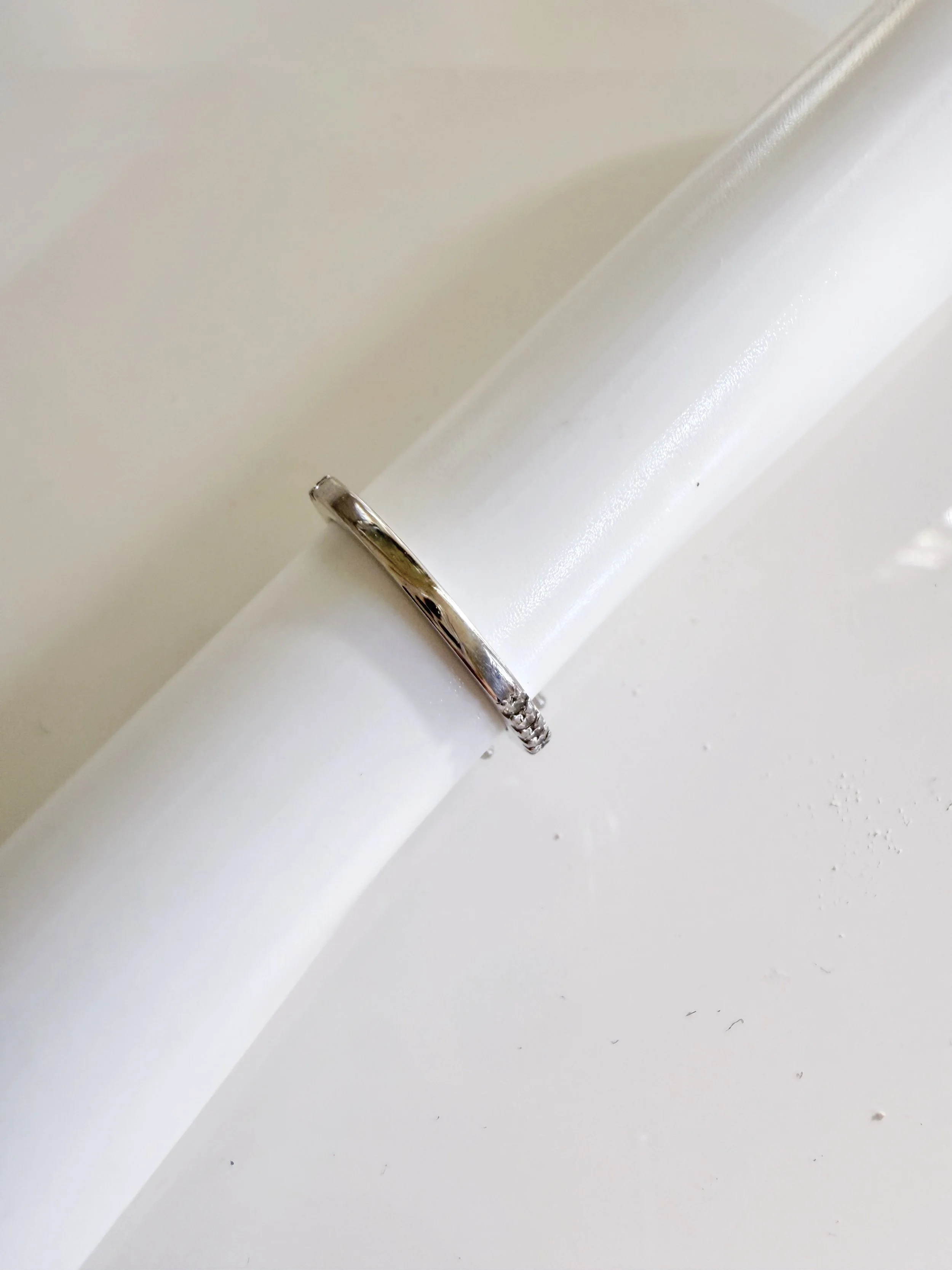 Preloved diamond engagement ring, 1.98 carats, three stones, princess cut