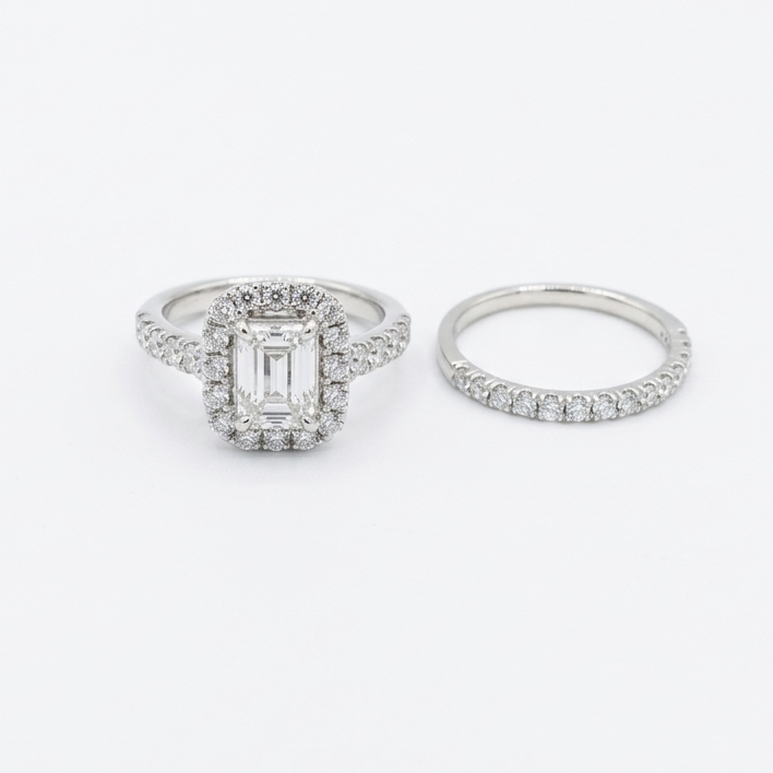 grown+emerald+cut+bridal+set+for+richer+jewelry3.png