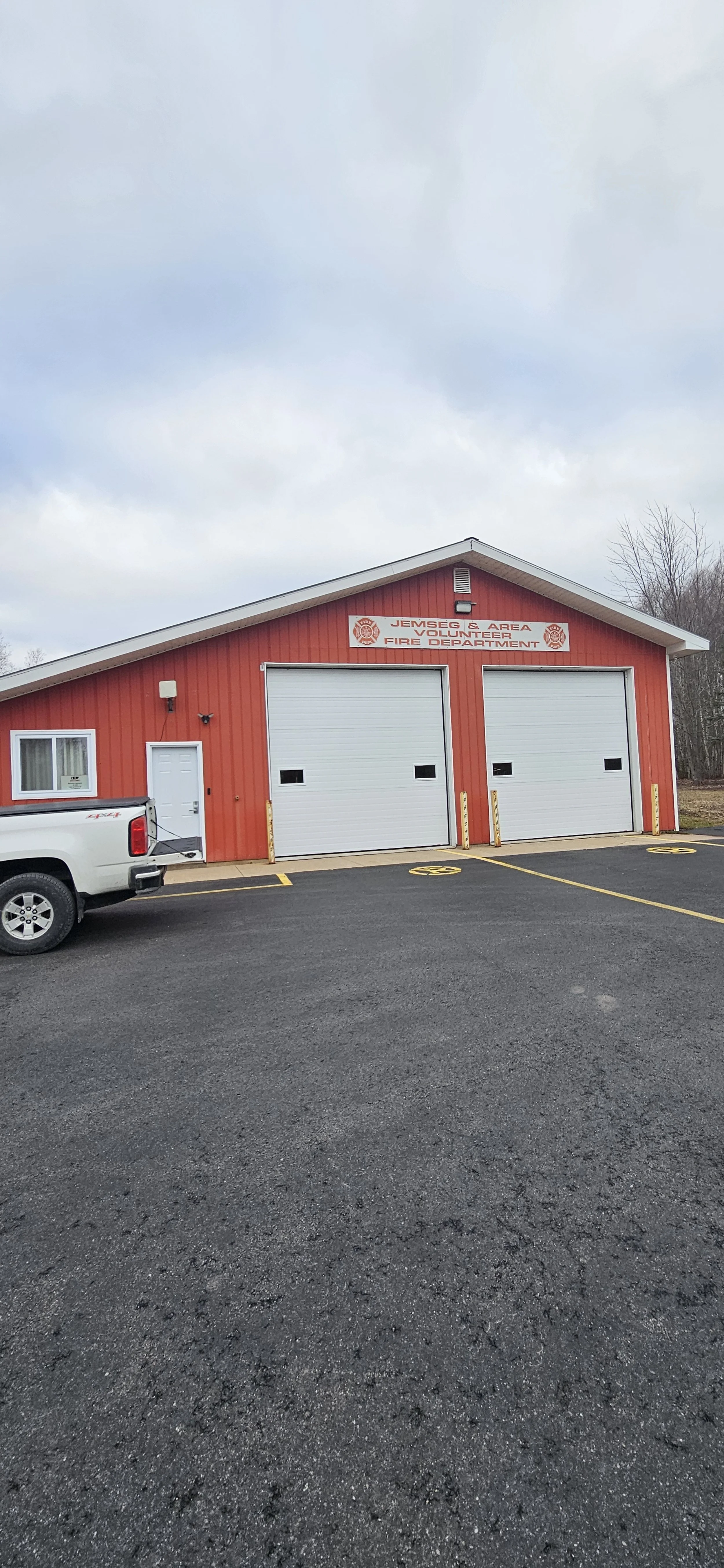 Jemseg Fire Hall.jpg