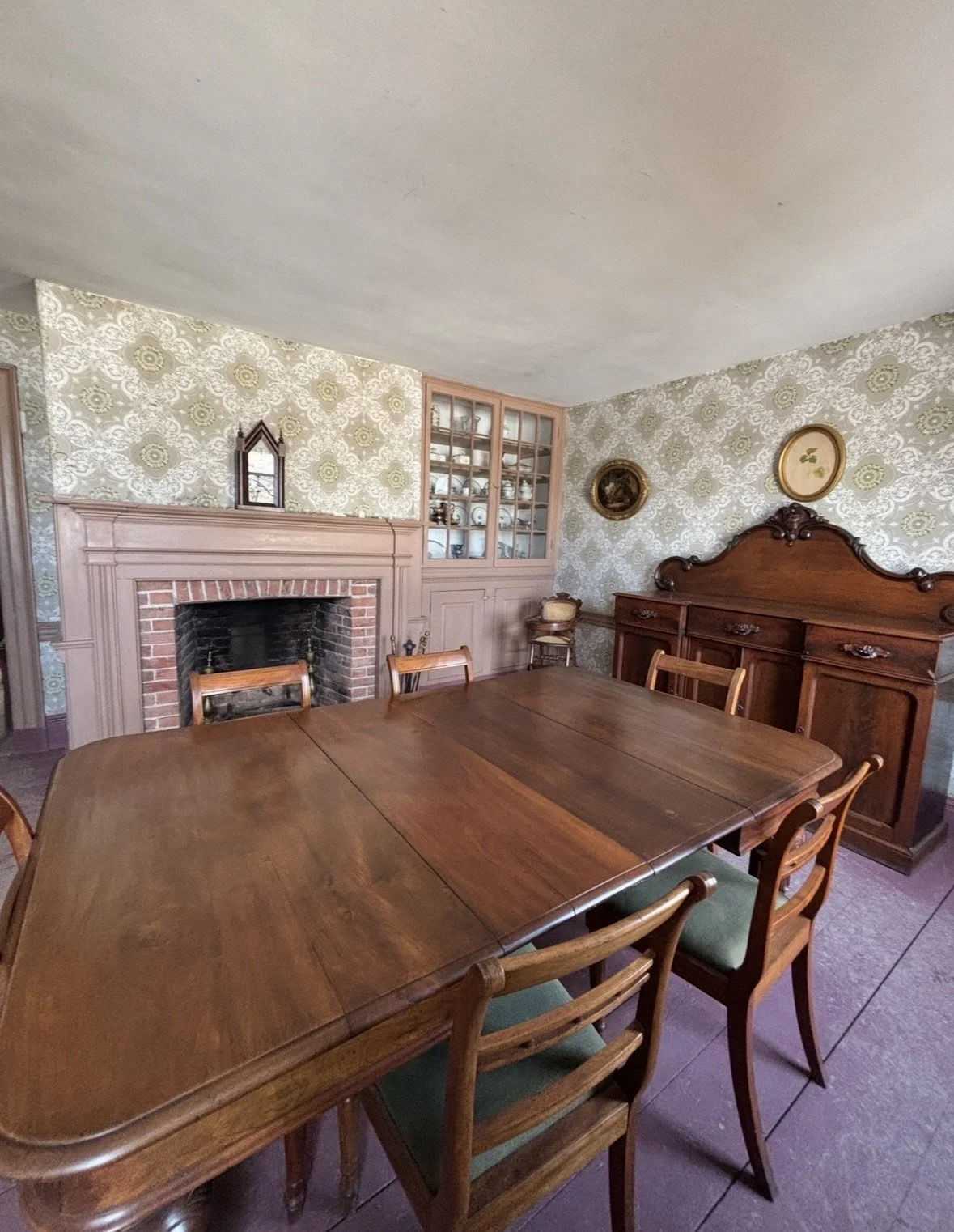 Kings Landing Inside One of Homes.jpeg