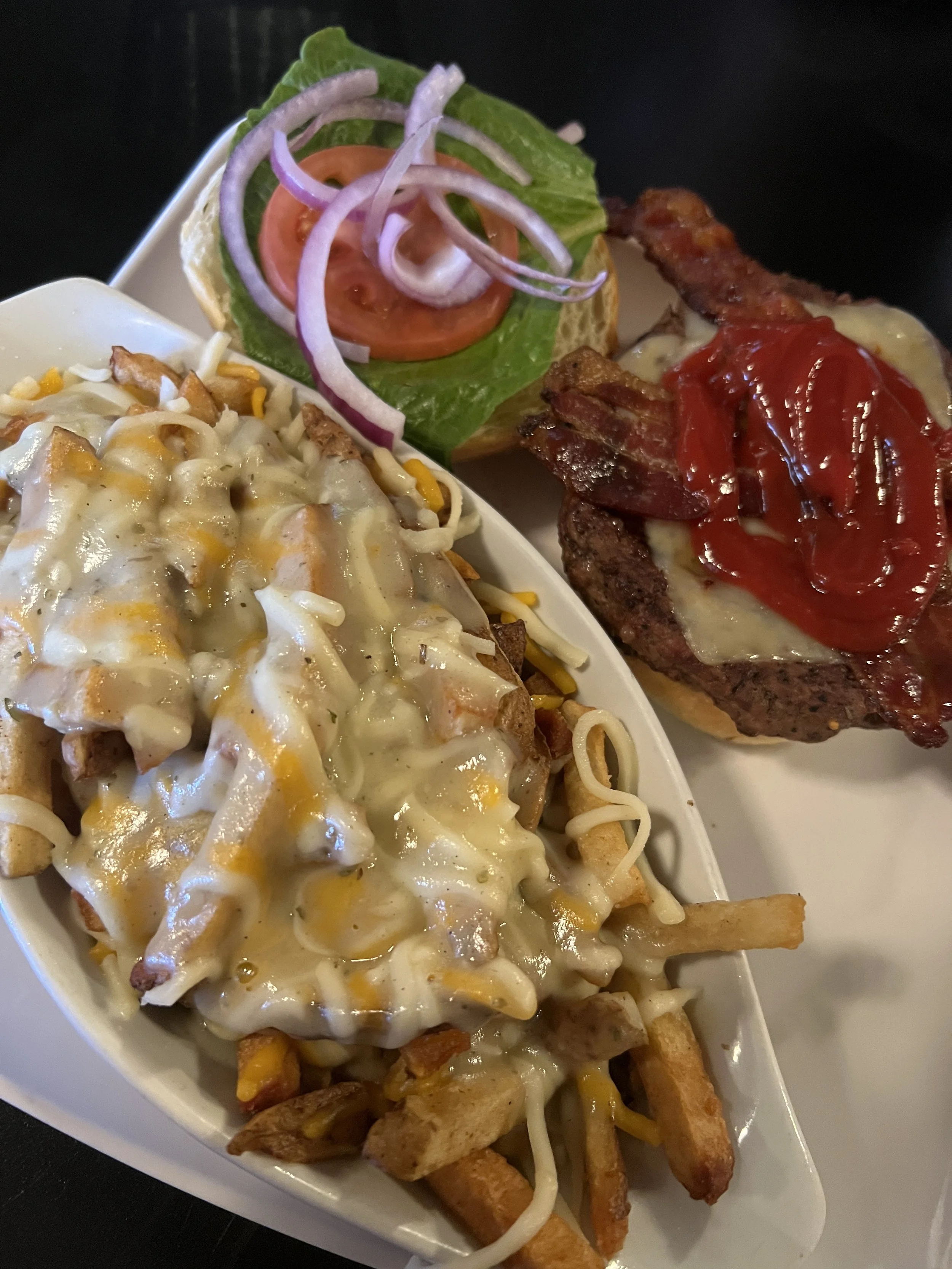 Lunch at Mama's Pub.jpeg