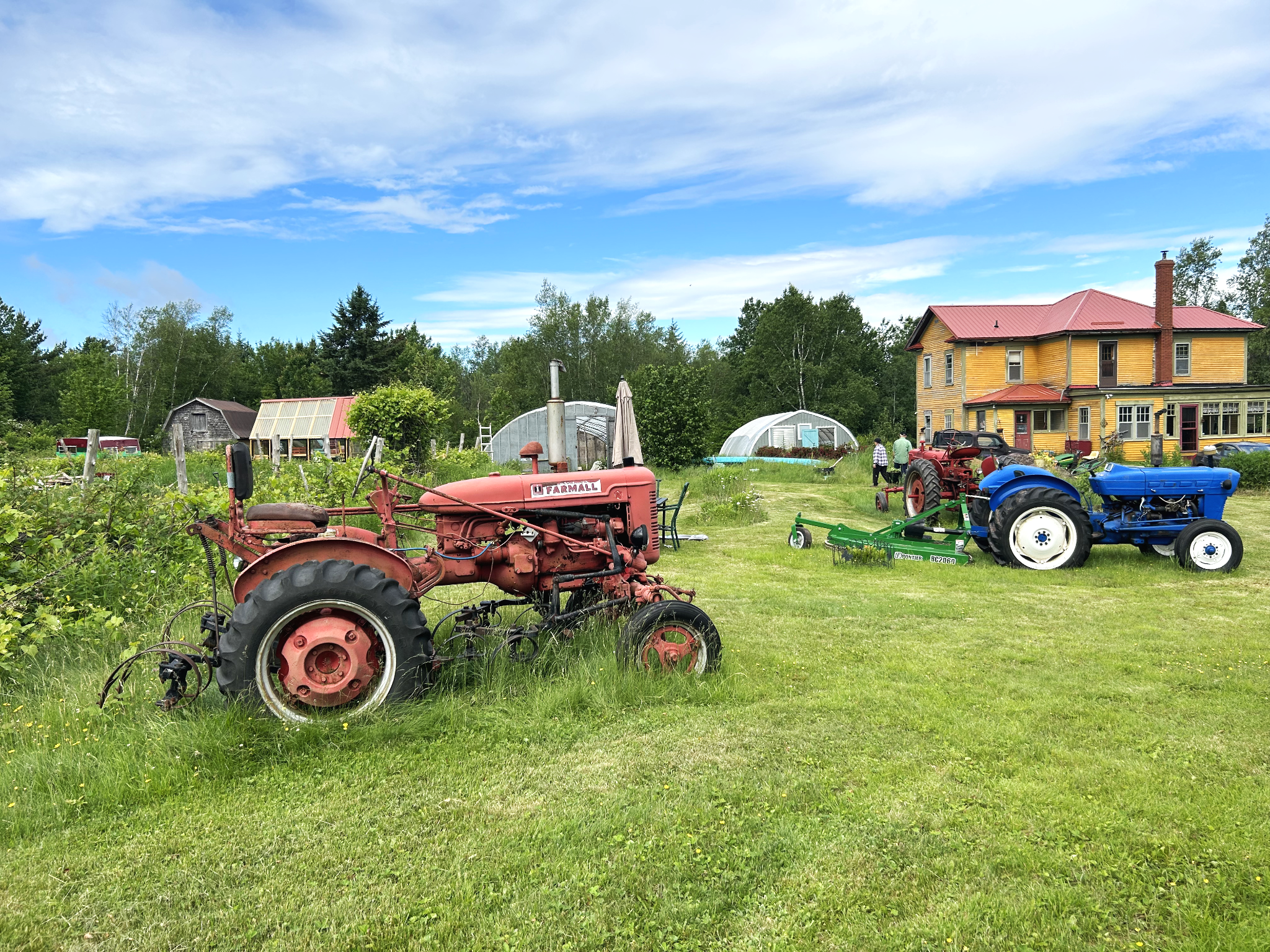 LavenHop+Tractors.png