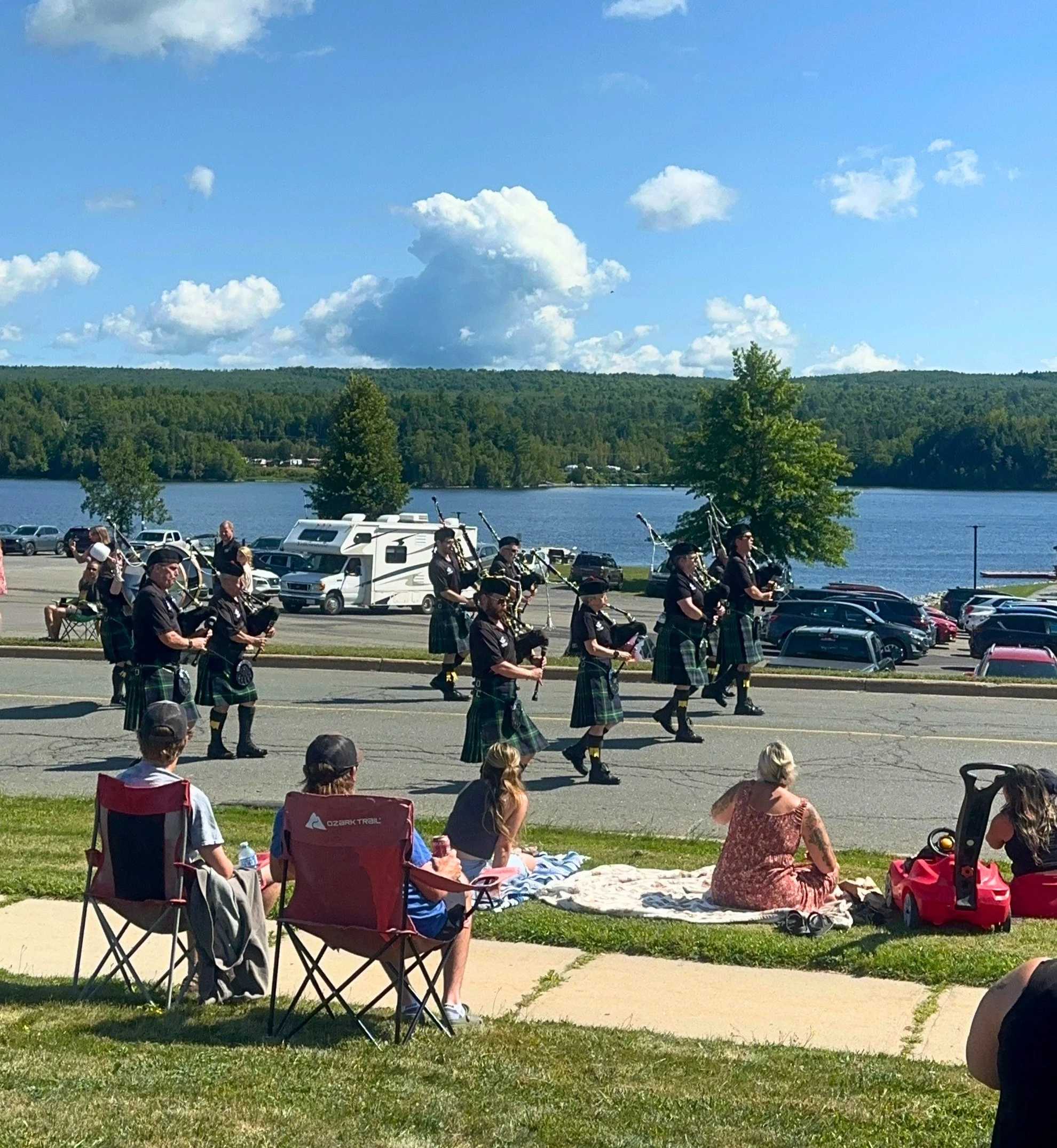 Parade Bagpipers.jpg