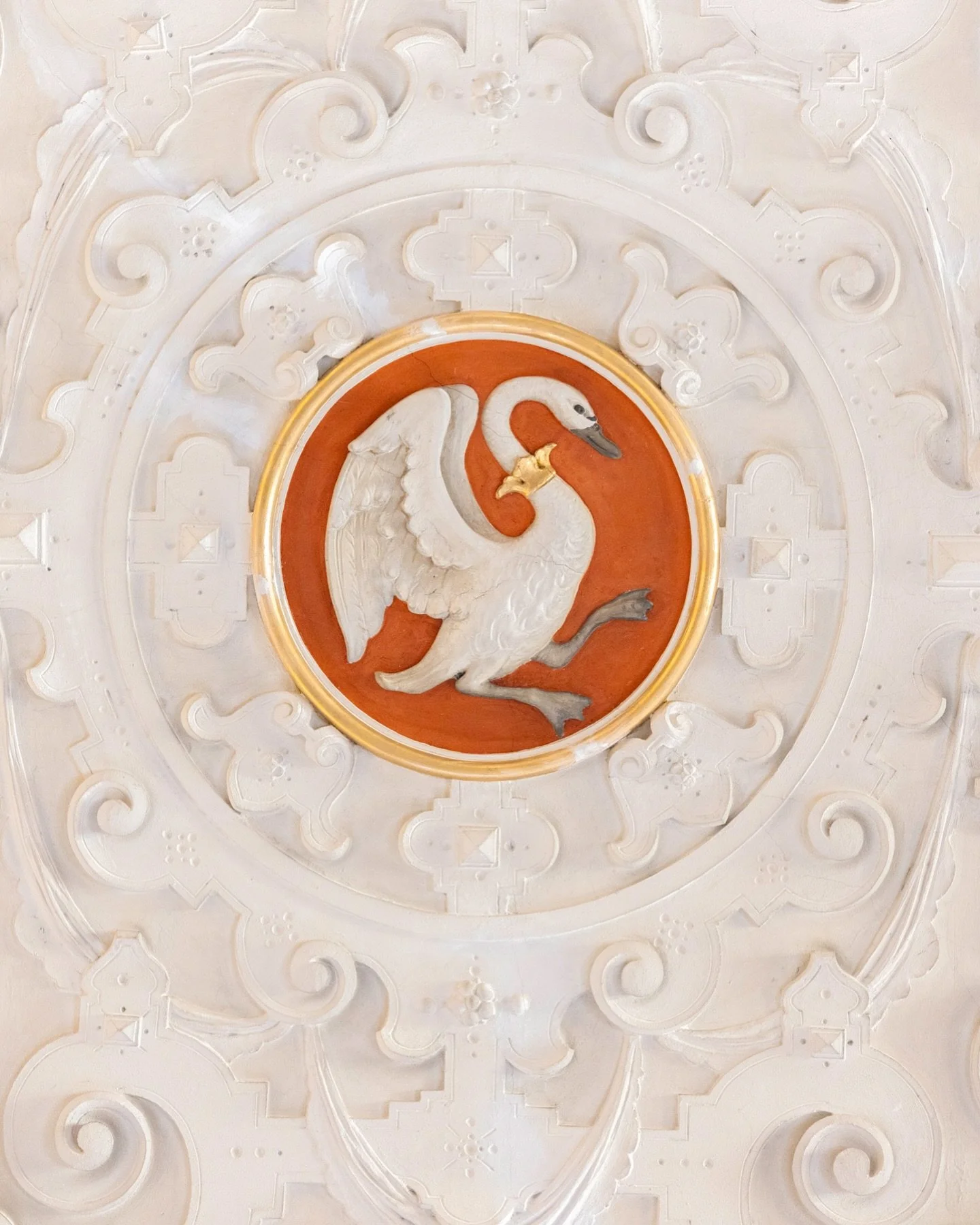 M&eacute;daillon du lac, tous les r&eacute;veils dans l&rsquo;esp&eacute;rance de l&rsquo;oiseau revenu.

Cr&eacute;dits photo : @eleonorewallet