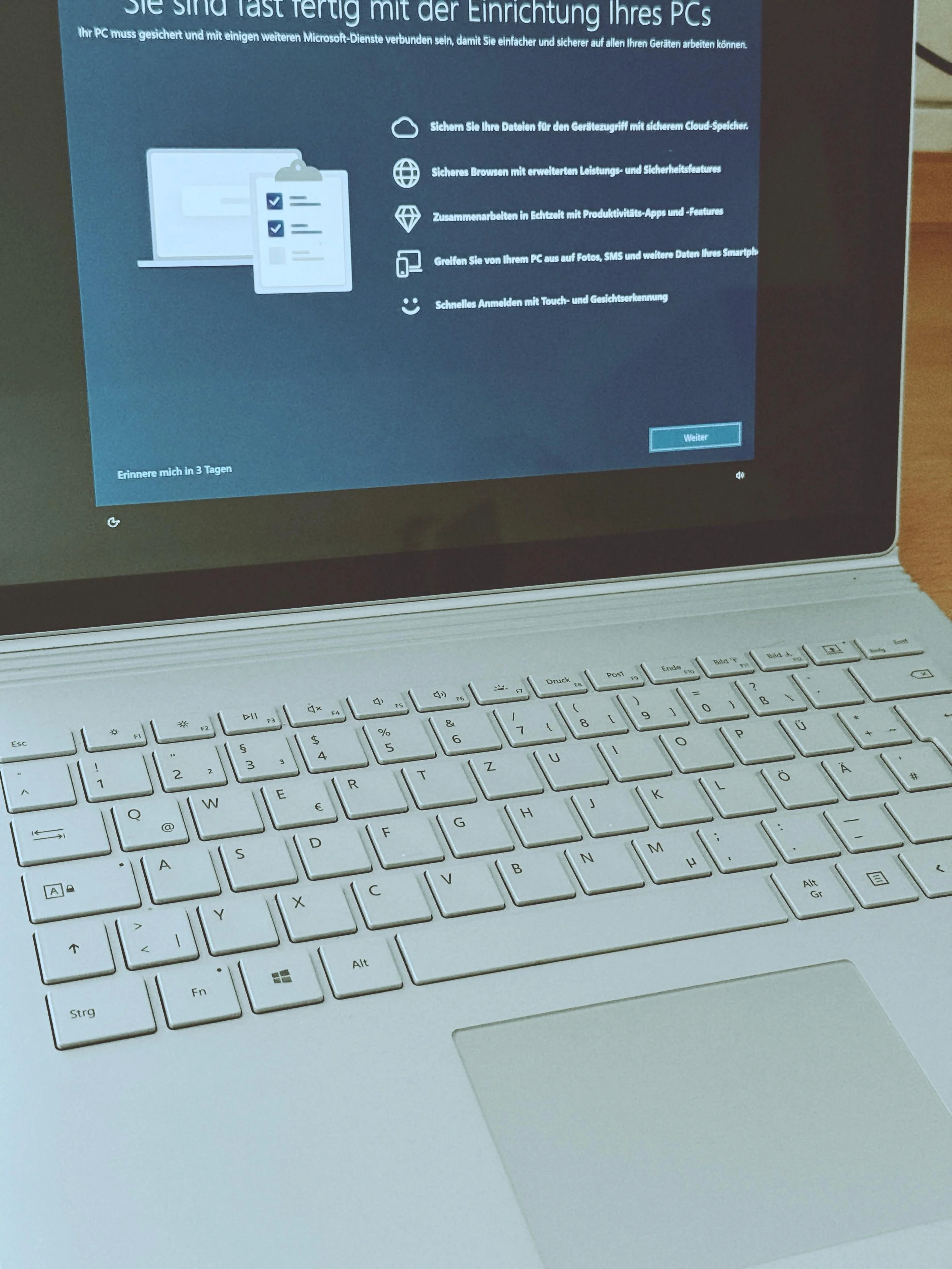 Microsoft Surface Book 1. L&auml;uft immer noch.