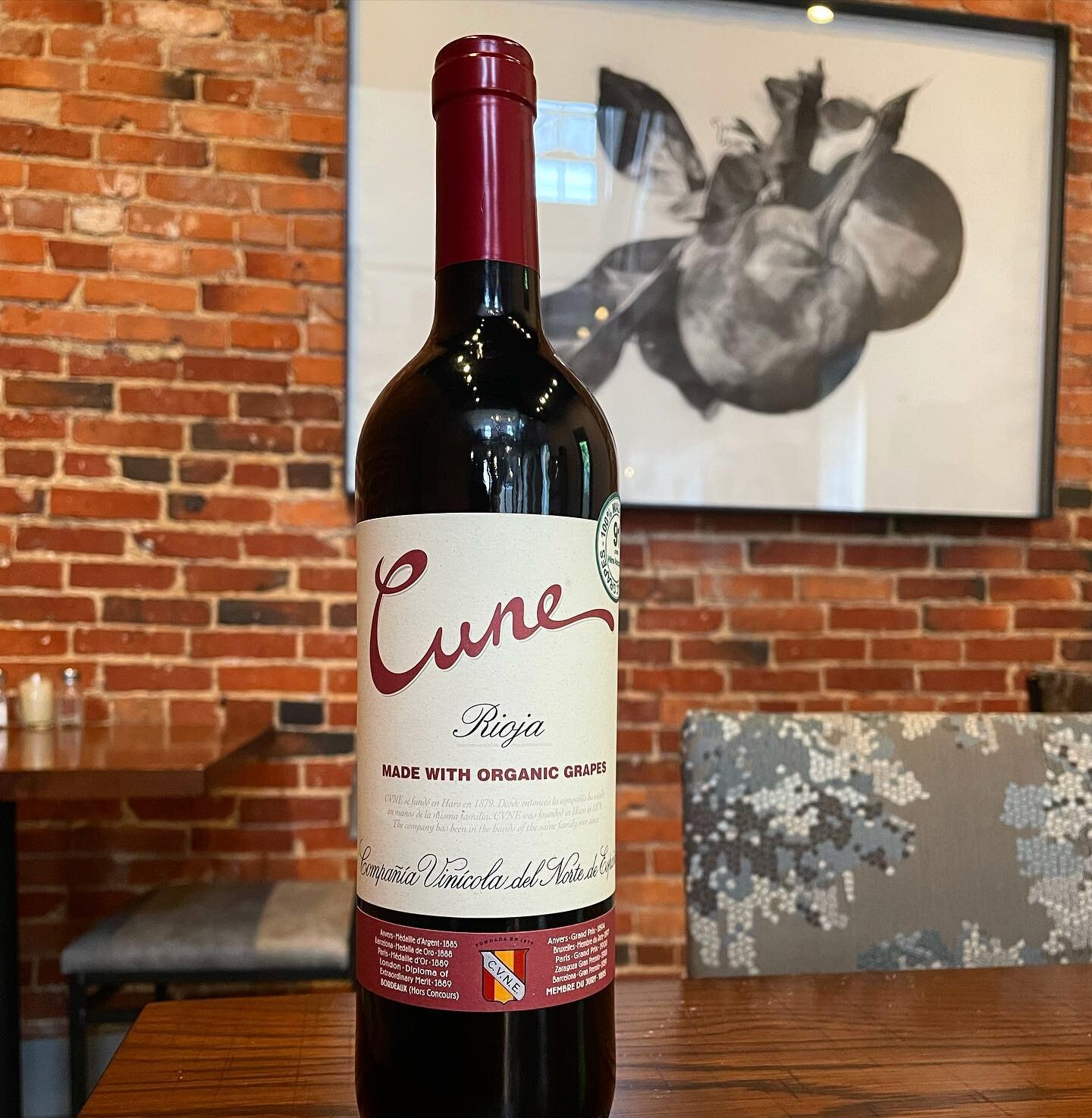 Don&rsquo;t forget Wednesday is 25% off all bottled #wine, including this #beautiful Rioja from Spain!

#joinus for #delicious wine anytime #hagerstownmd