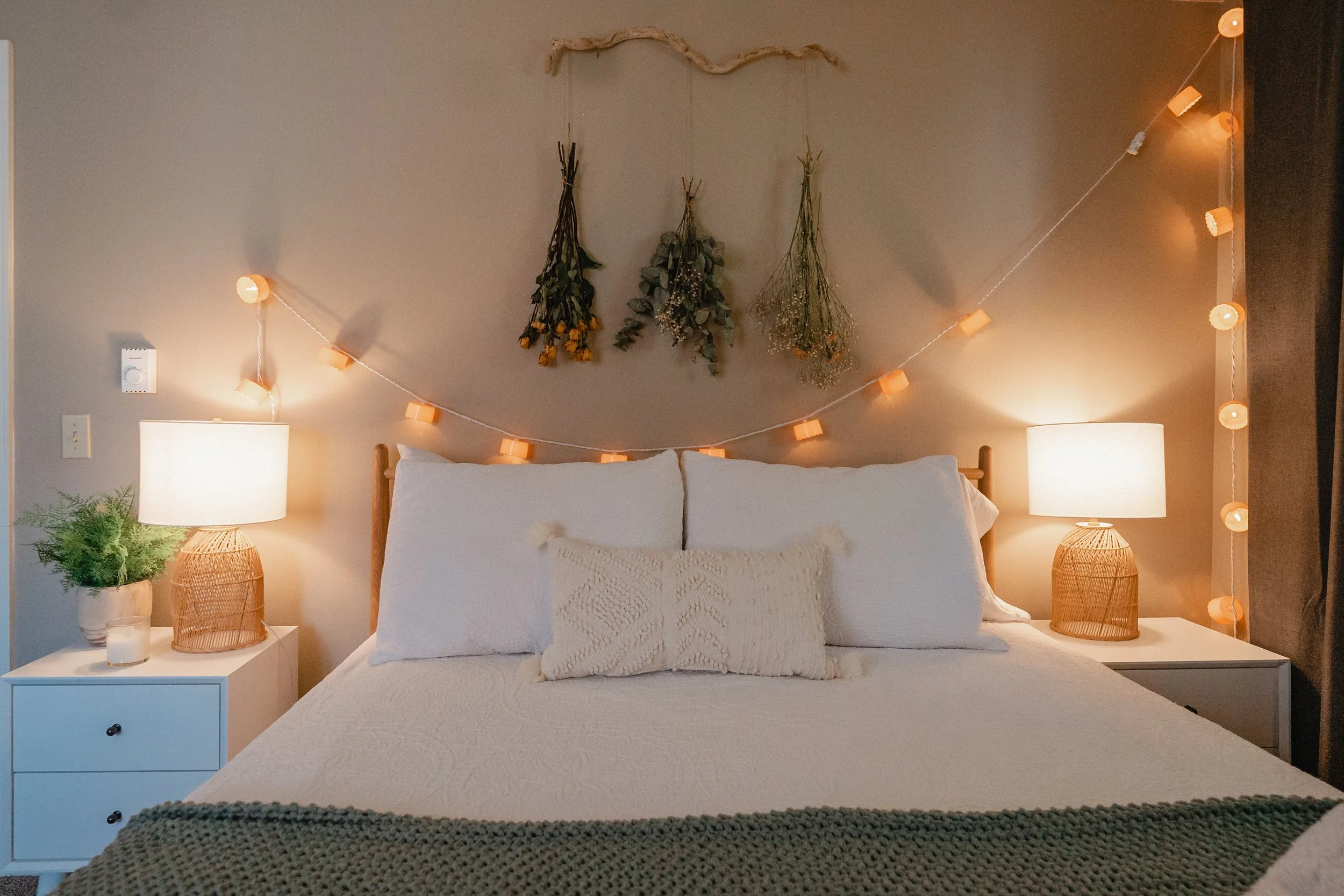 jenny bedroom 6.jpg