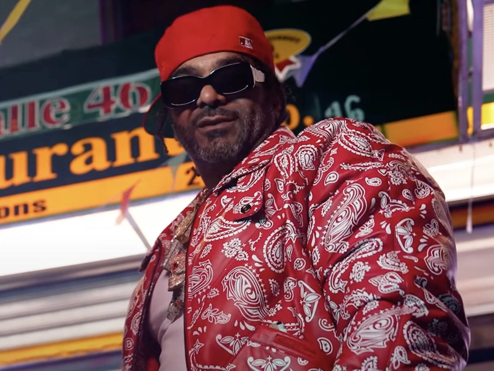 Jim Jones saves his photographer's life