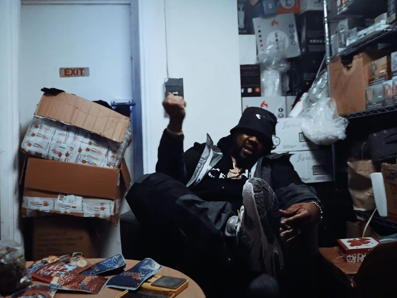 Smoke DZA, Nym Lo & 183rd - Trust Issues Video 10.jpg
