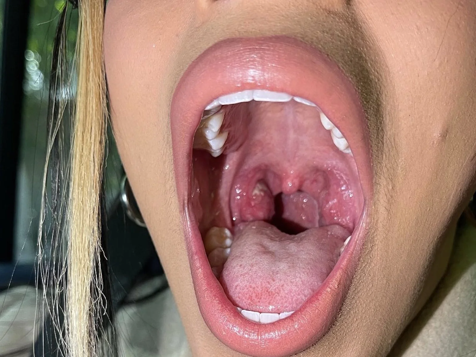 Here's the entire inside of Doja Cat's mouth