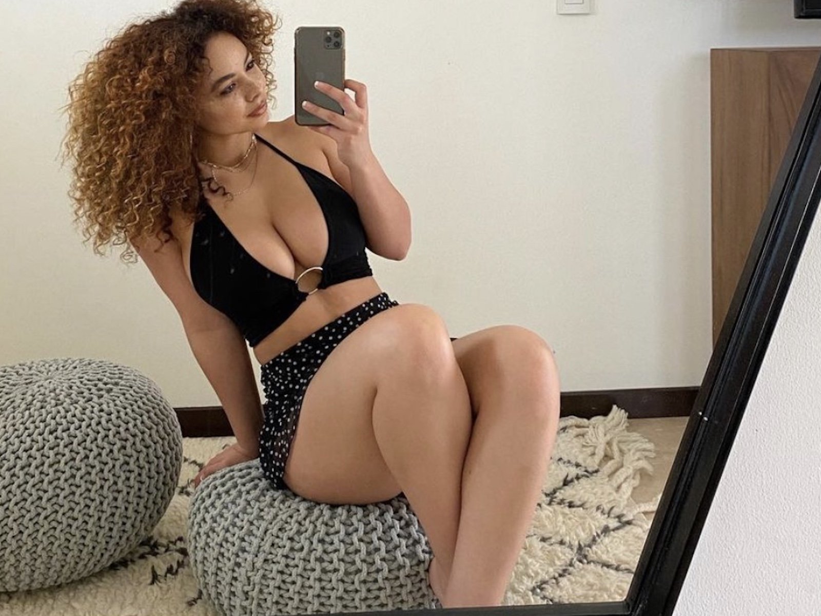 1600px x 1200px - Crystal WestBrooks' endless stash of selfies is your Monday happy place â€”  Attack The Culture
