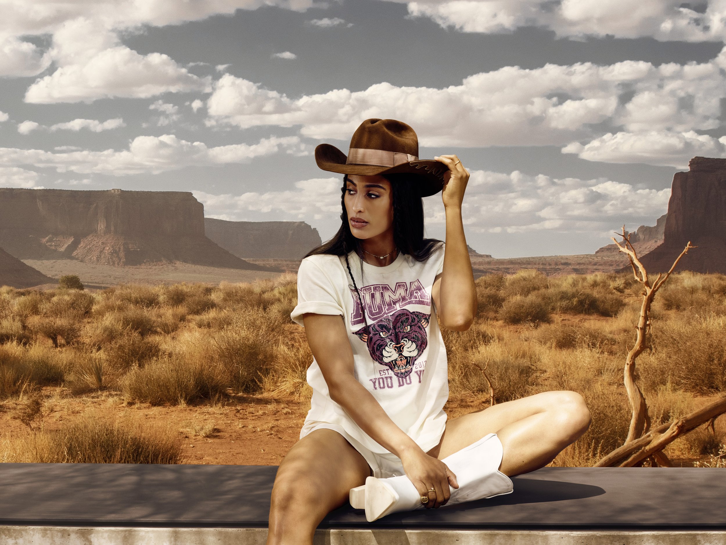 22AW_BB_Desert-Sky_Diggins-Smith_Look1_Tee_0013_2_RGB.jpg