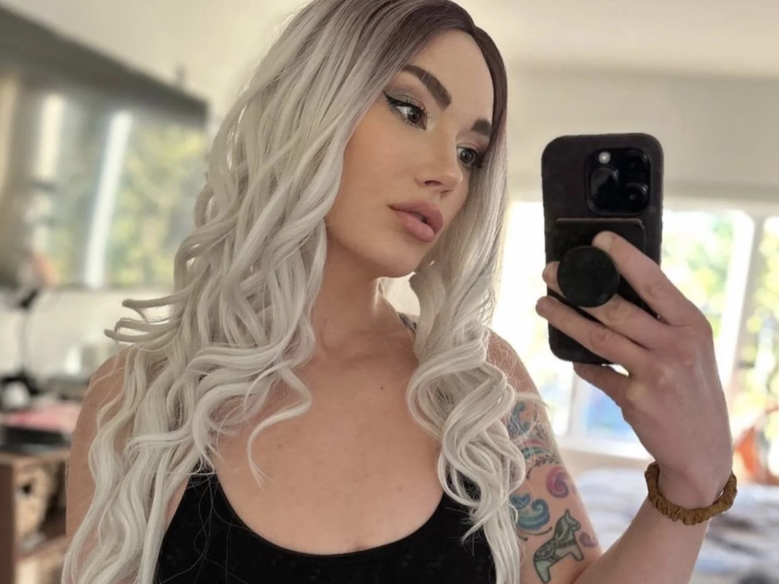 Siri Dahl should only take selfies on Instagram