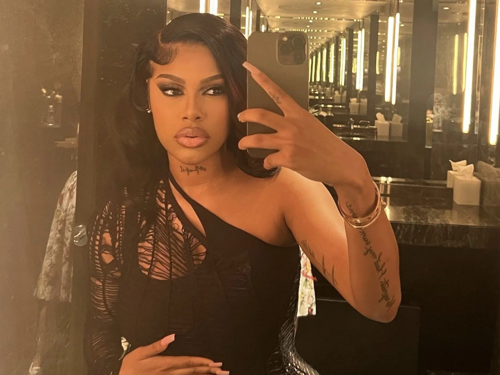Mellow Rackz soaking in Miami temperatures is stunning