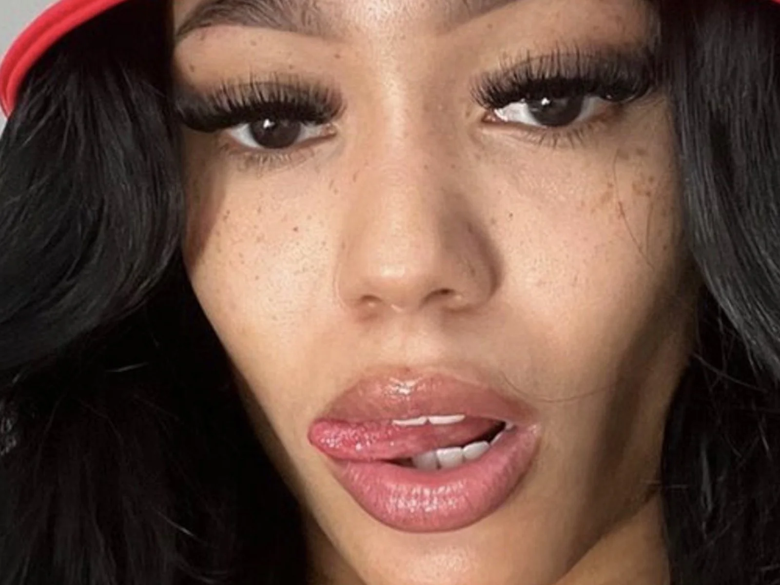 Coi Leray's random batch of photos is all about her unique style