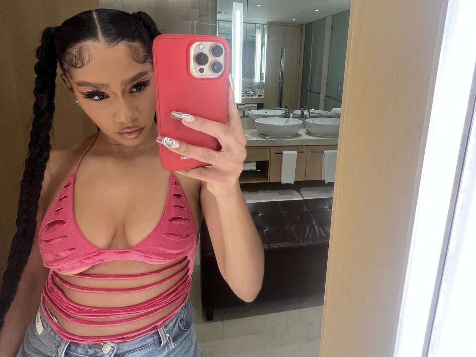 Bia: It's all types of high-heel flexing and on-stage performing