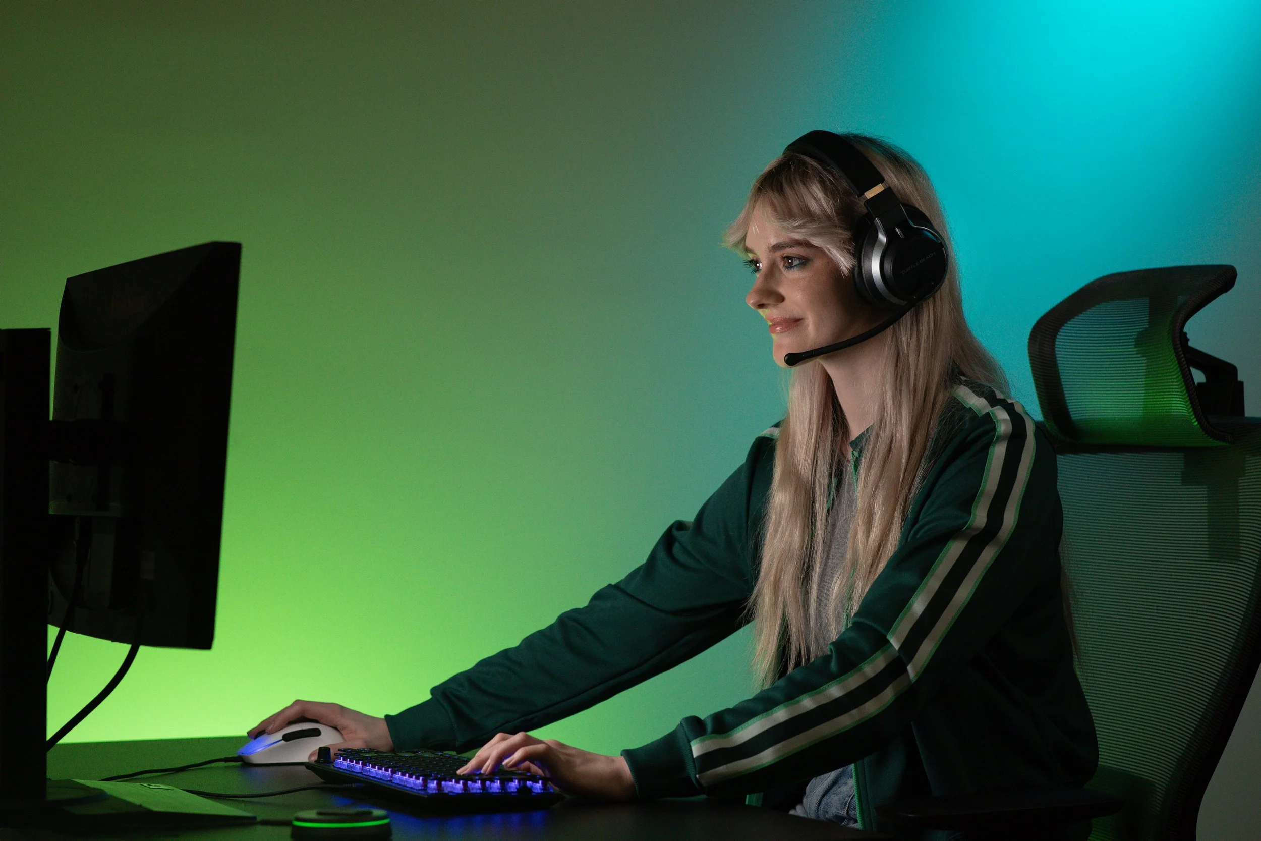 Turtle-Beach-Stealth-Pro-Lifestyle-Photo-1.jpg