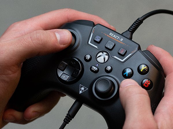 Turtle Beach REACT-R Black Controller Lifestyle - Black.jpg