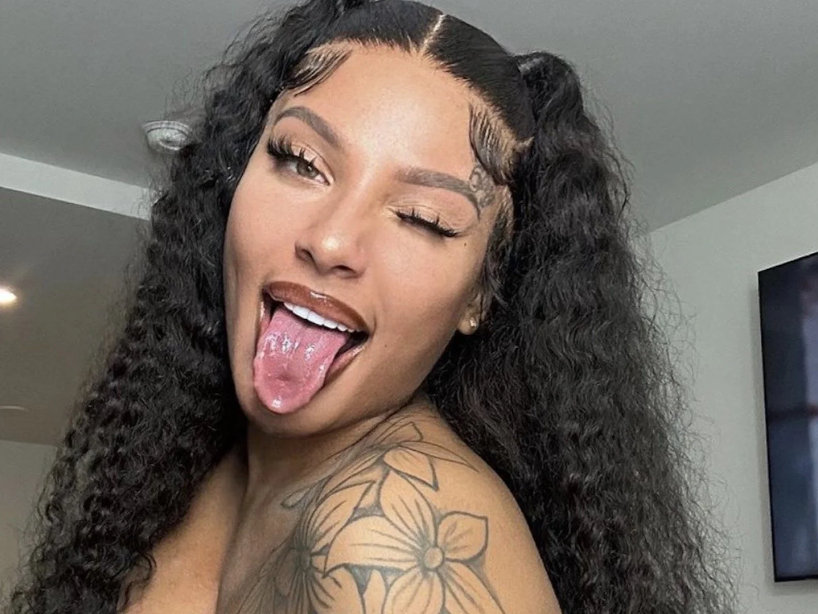 Rican Da Menace: It's all types of jaw-dropping bedroom vibes for the Baltimore baddie