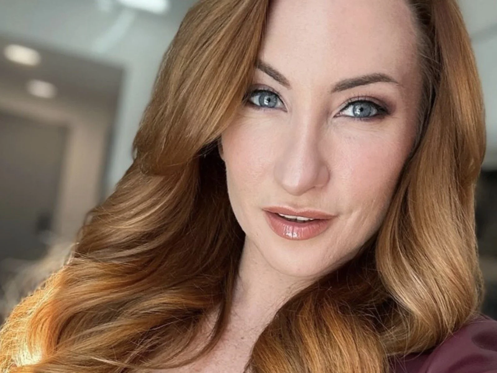 Sophia Locke: The eye to eye contact selfie will force you not to blink