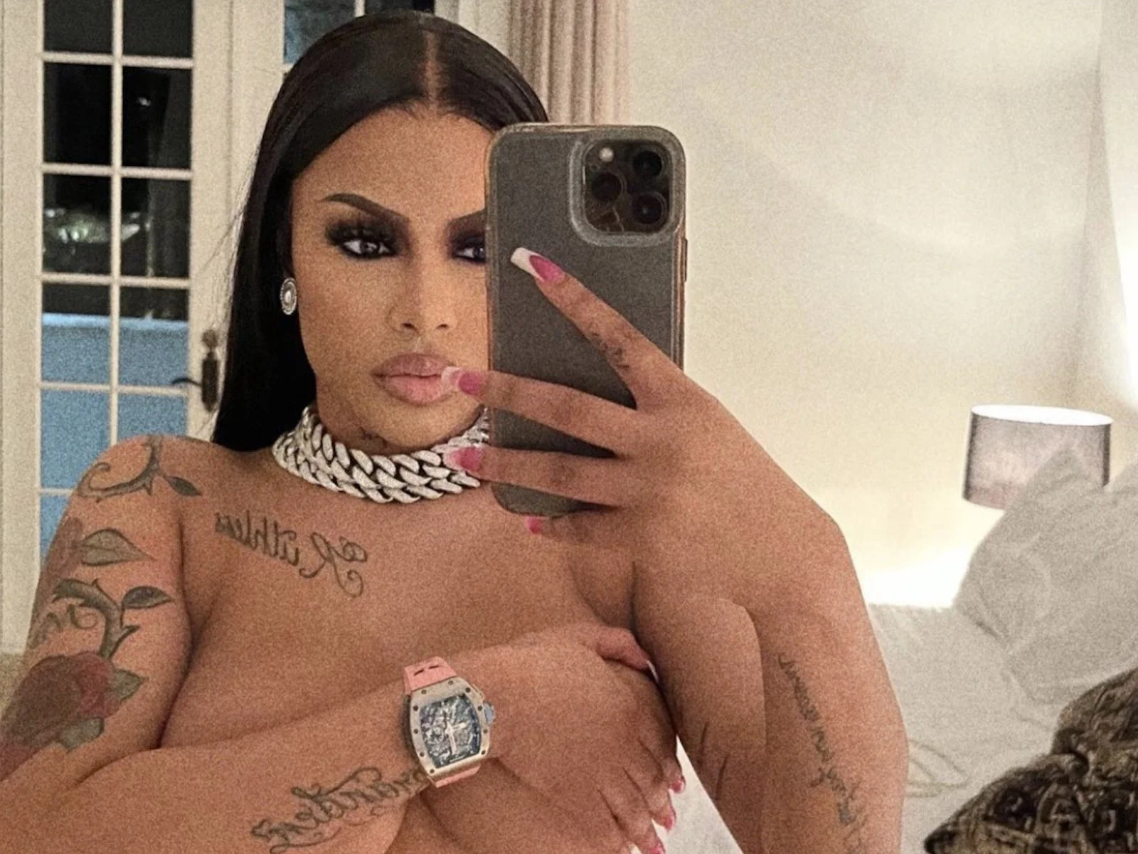 Mellow Rackz: It's a mind-blowing vibe with the hip-hop vixen and her 'Any Chick' anthem streaming