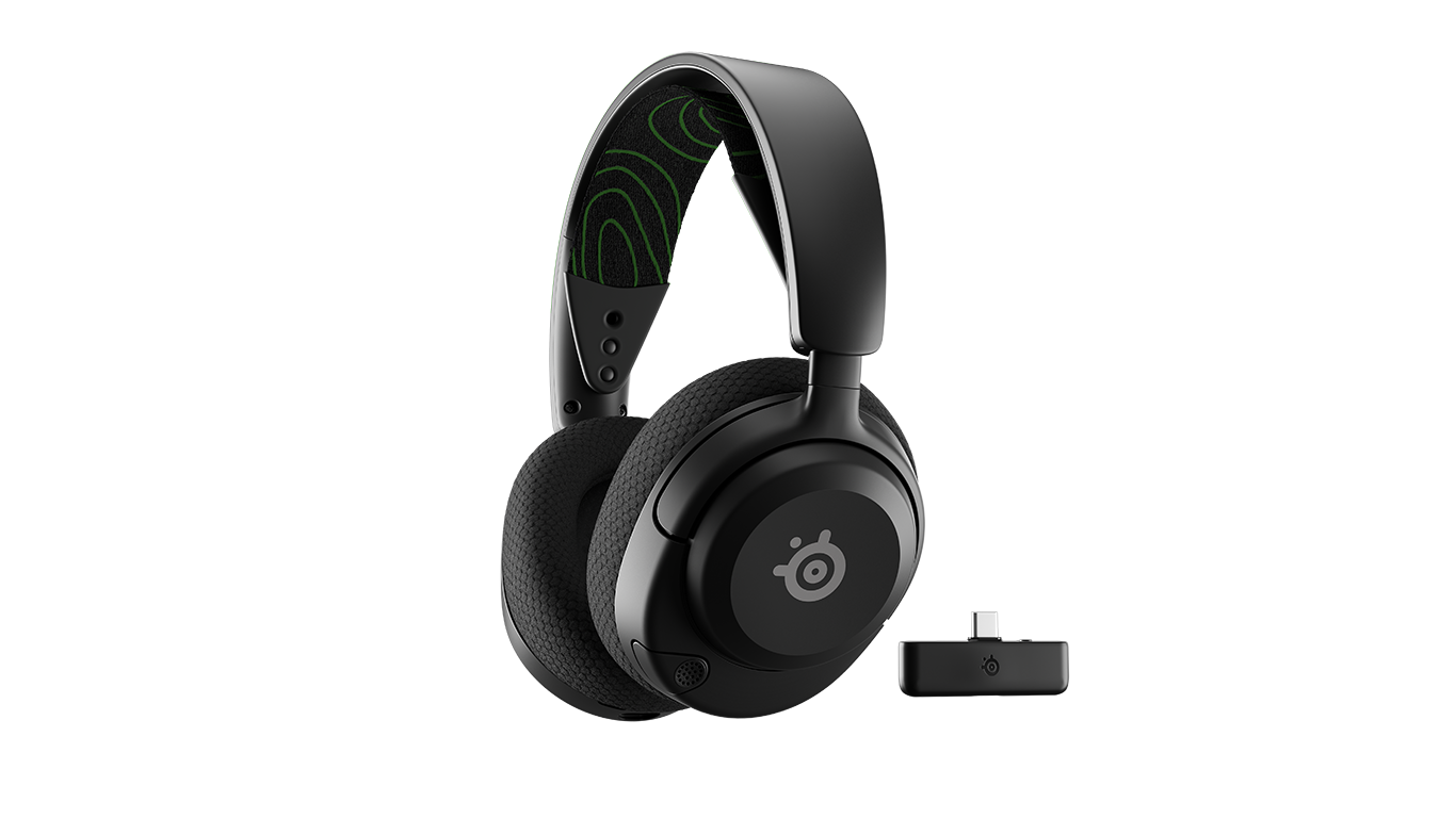 arctis_nova_5x_wl_black_hero_w_transmitter.png