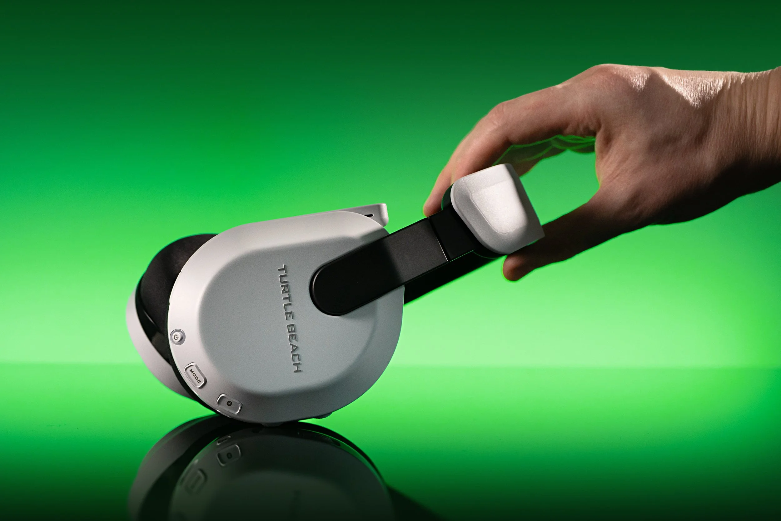 TB_Stealth-600-WHT_Presspic_09_Xbox-Green.jpg