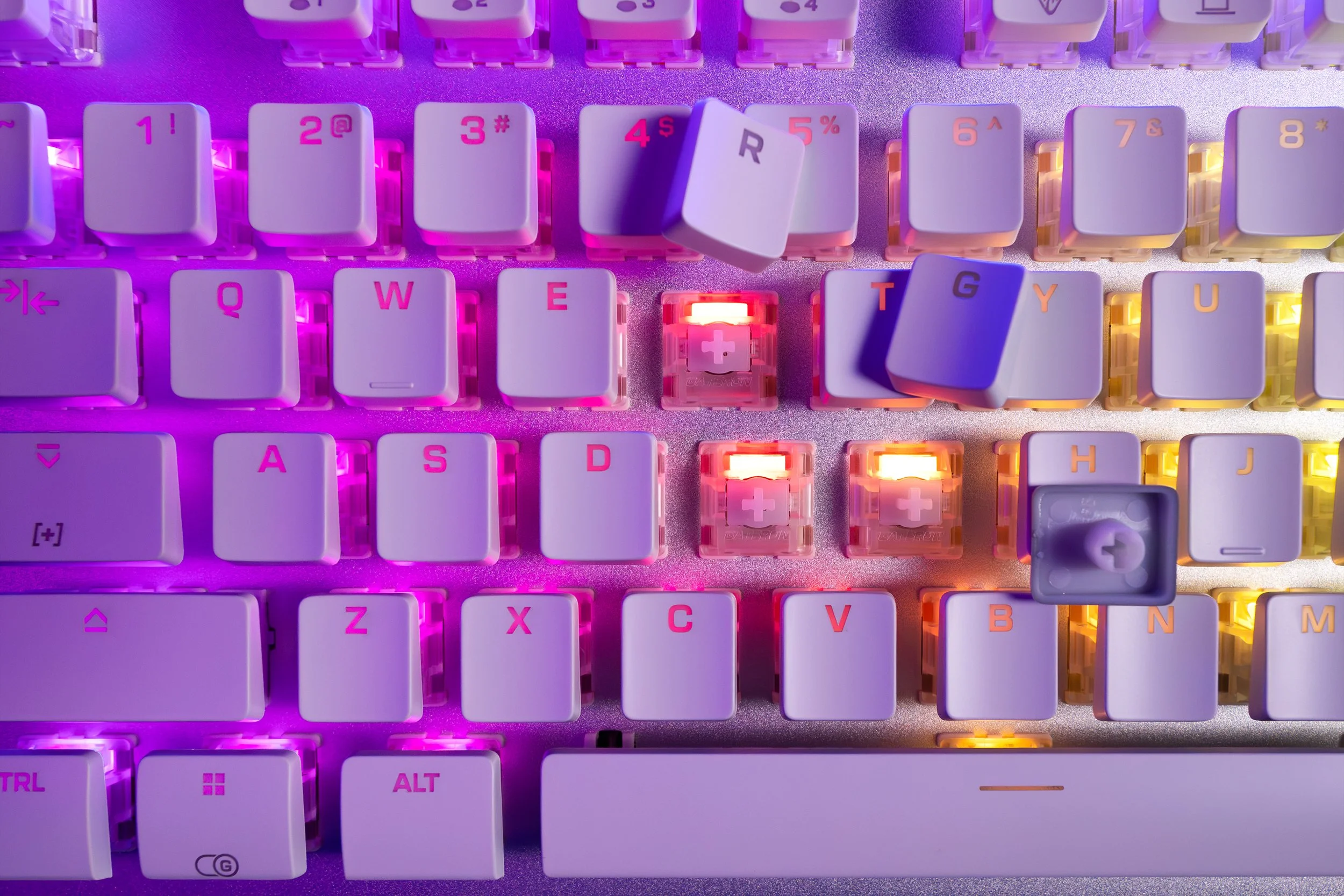 TB_Vulcan-TKL-Pro_WHT_Presspic_06.jpg