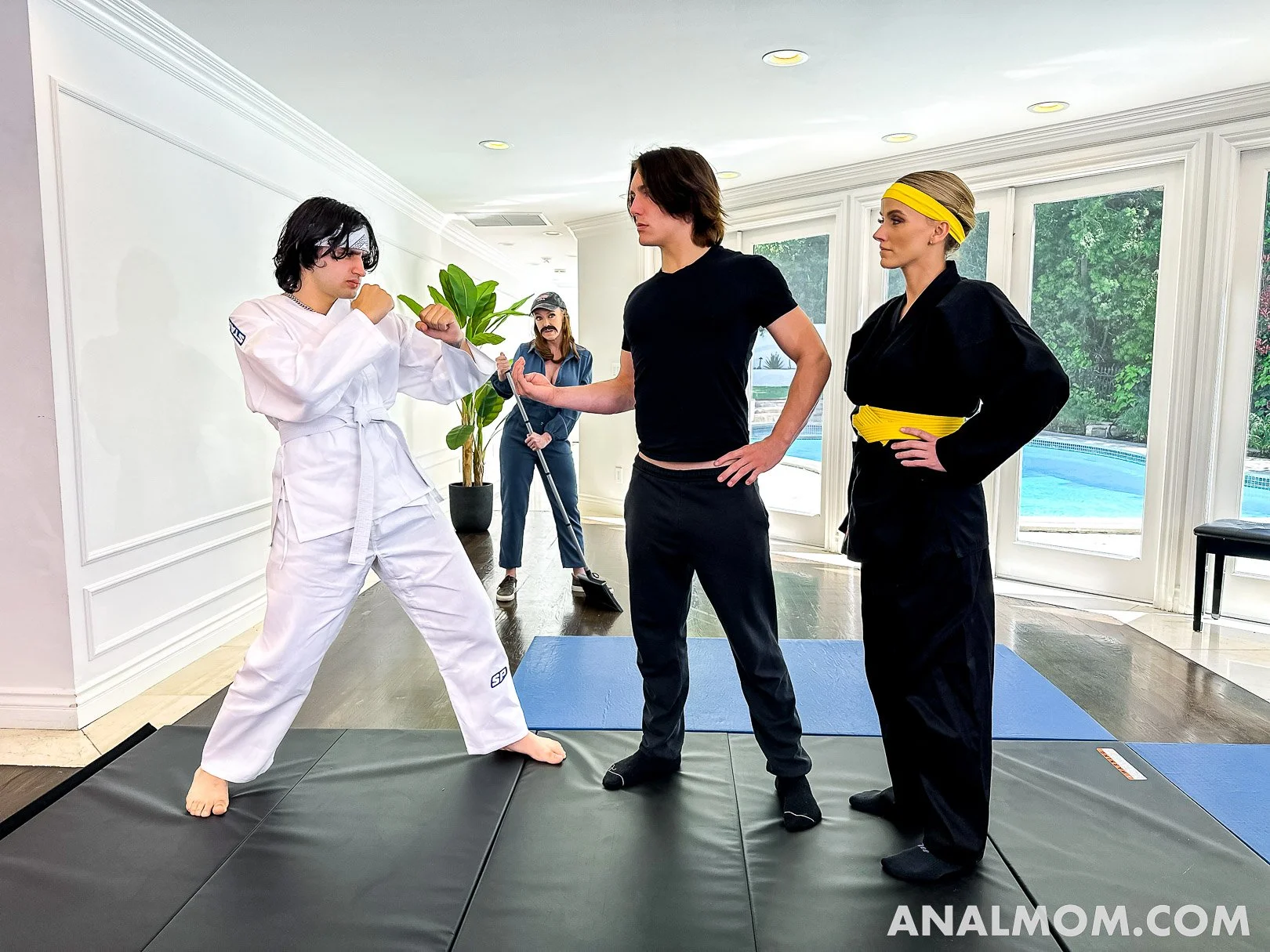 analmom_pristine_edge2_031.jpg