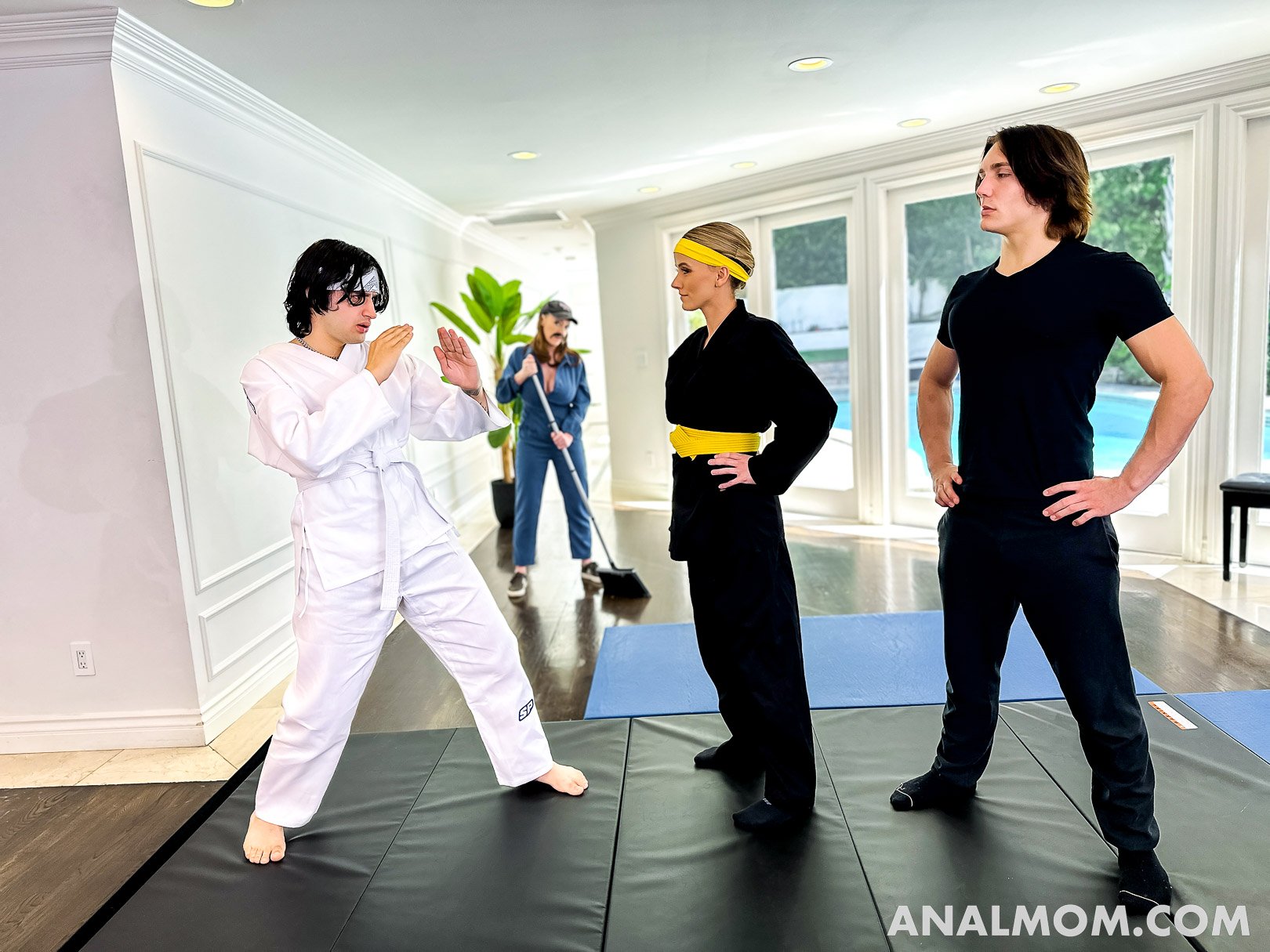 analmom_pristine_edge2_032.jpg