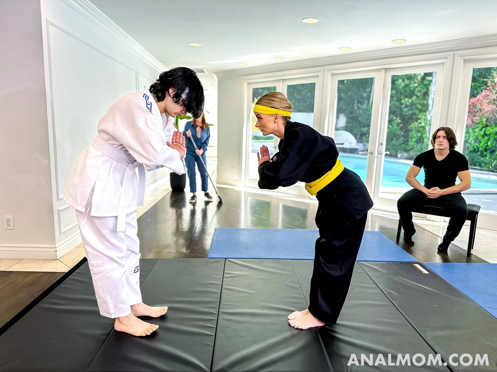 analmom_pristine_edge2_034.jpg