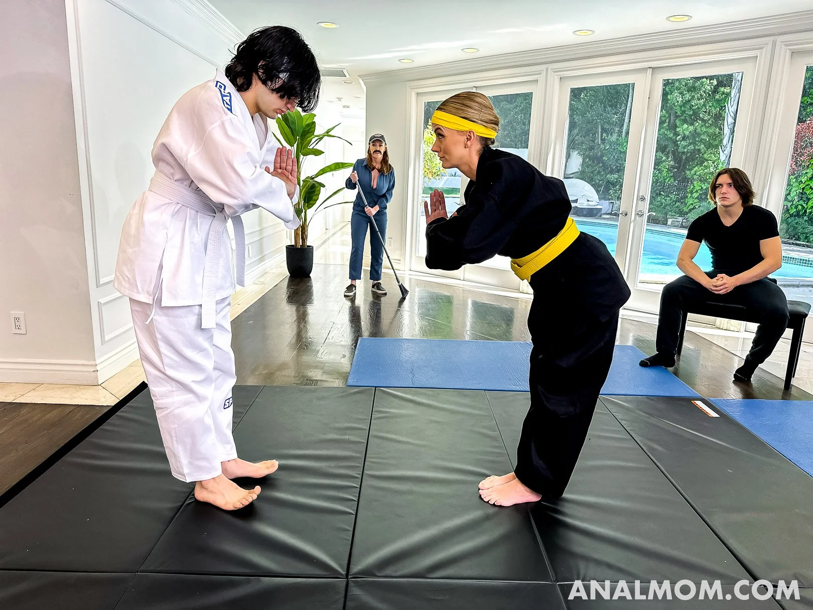 analmom_pristine_edge2_035.jpg