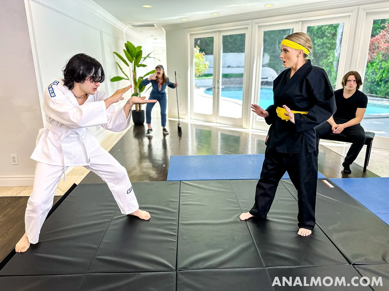 analmom_pristine_edge2_040.jpg