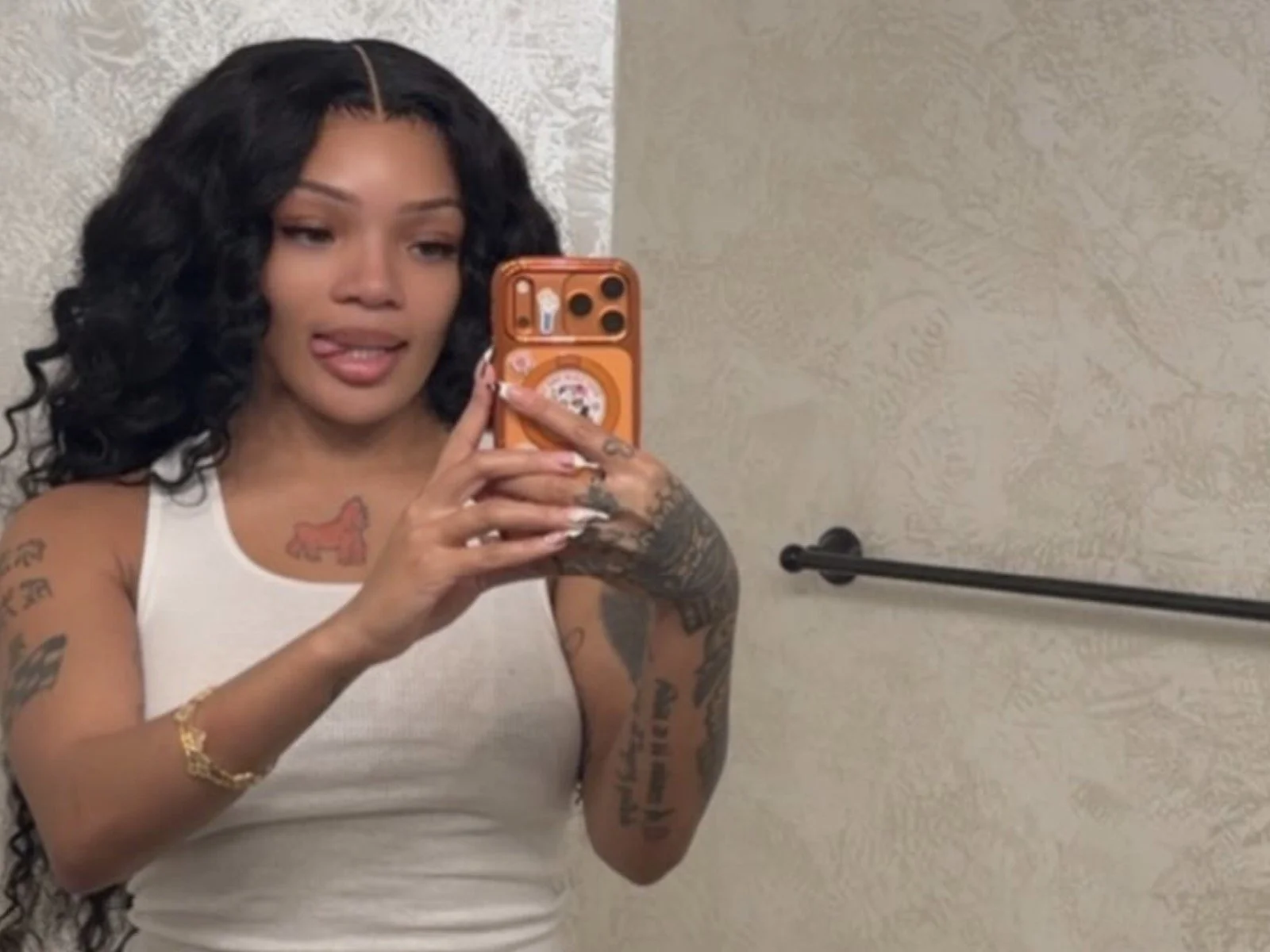 GloRilla: The booty shorts and tank mirror selfie is the ultimate flex