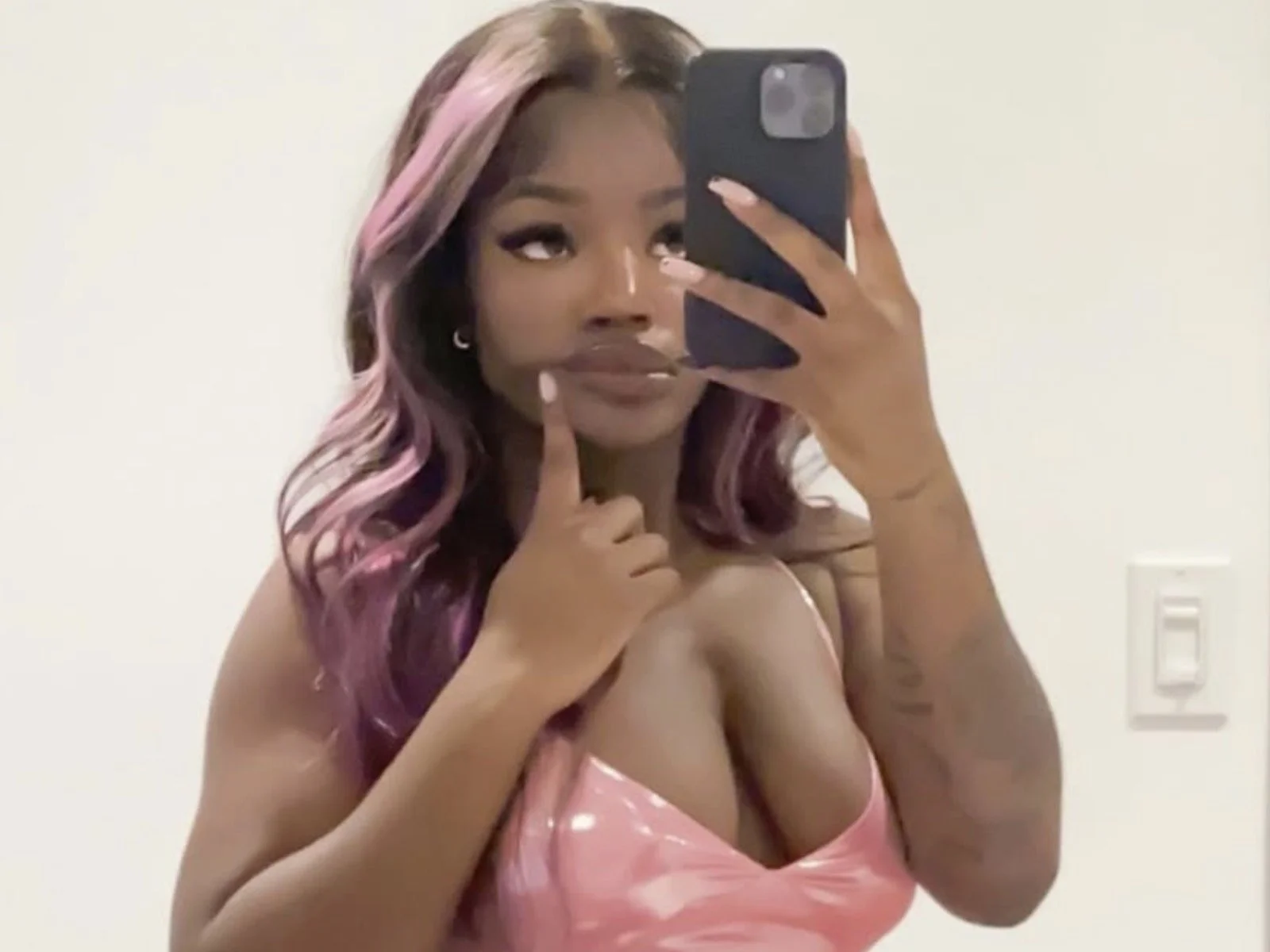 May Hashira: My crush-crush is always glowing no matter the season