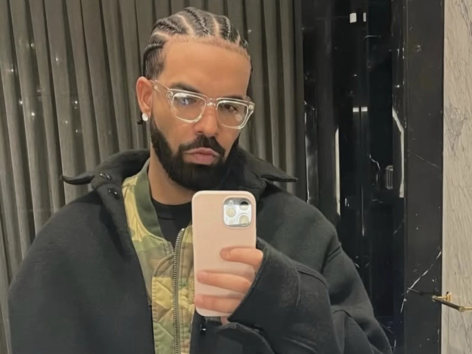 Drake: The 6 God is always glowing up with the Man Crush Everyday vibe